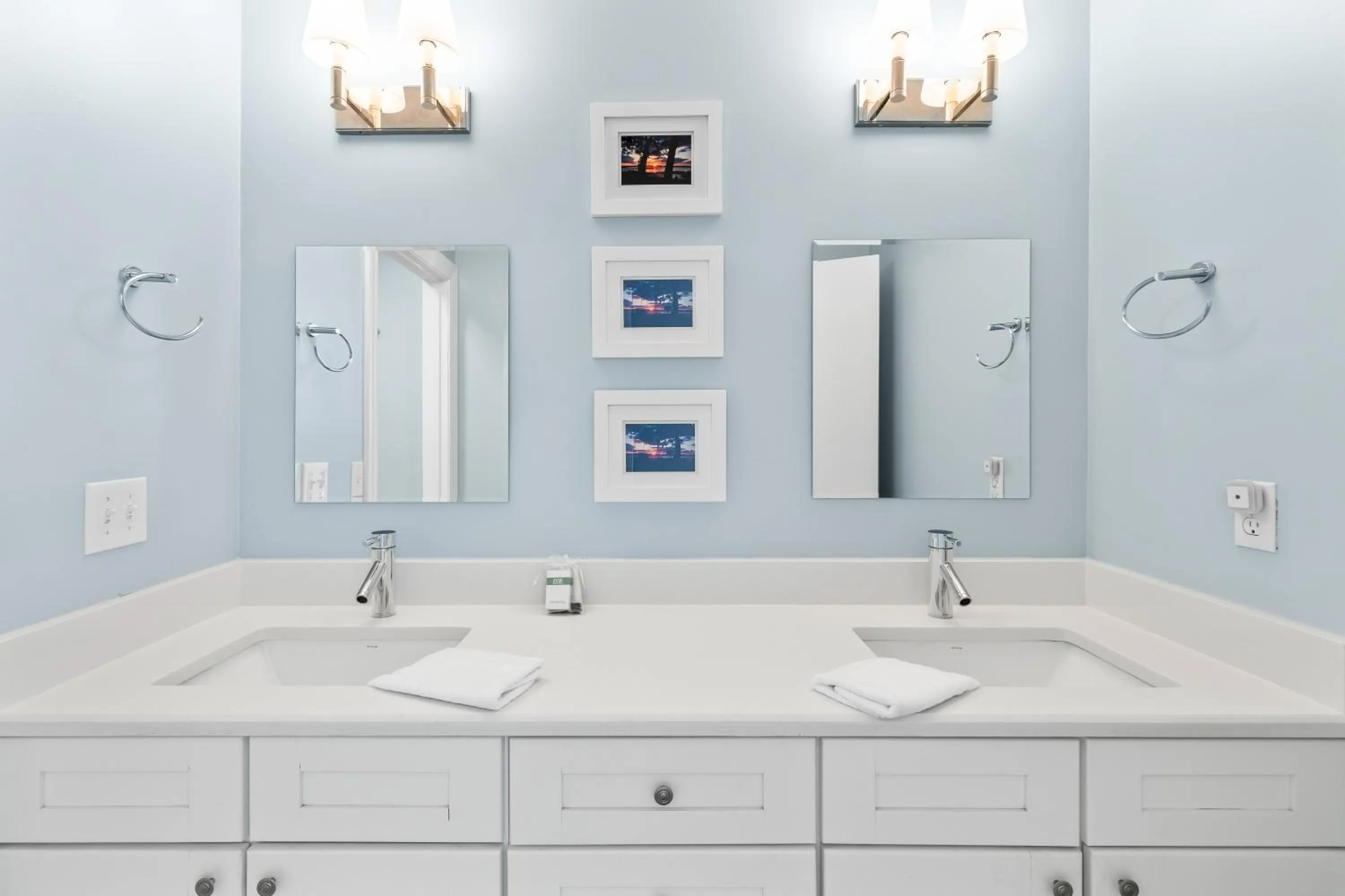 Bathroom in Beach Club Villa 27 - Oceanview Walkout by Beach and Pool