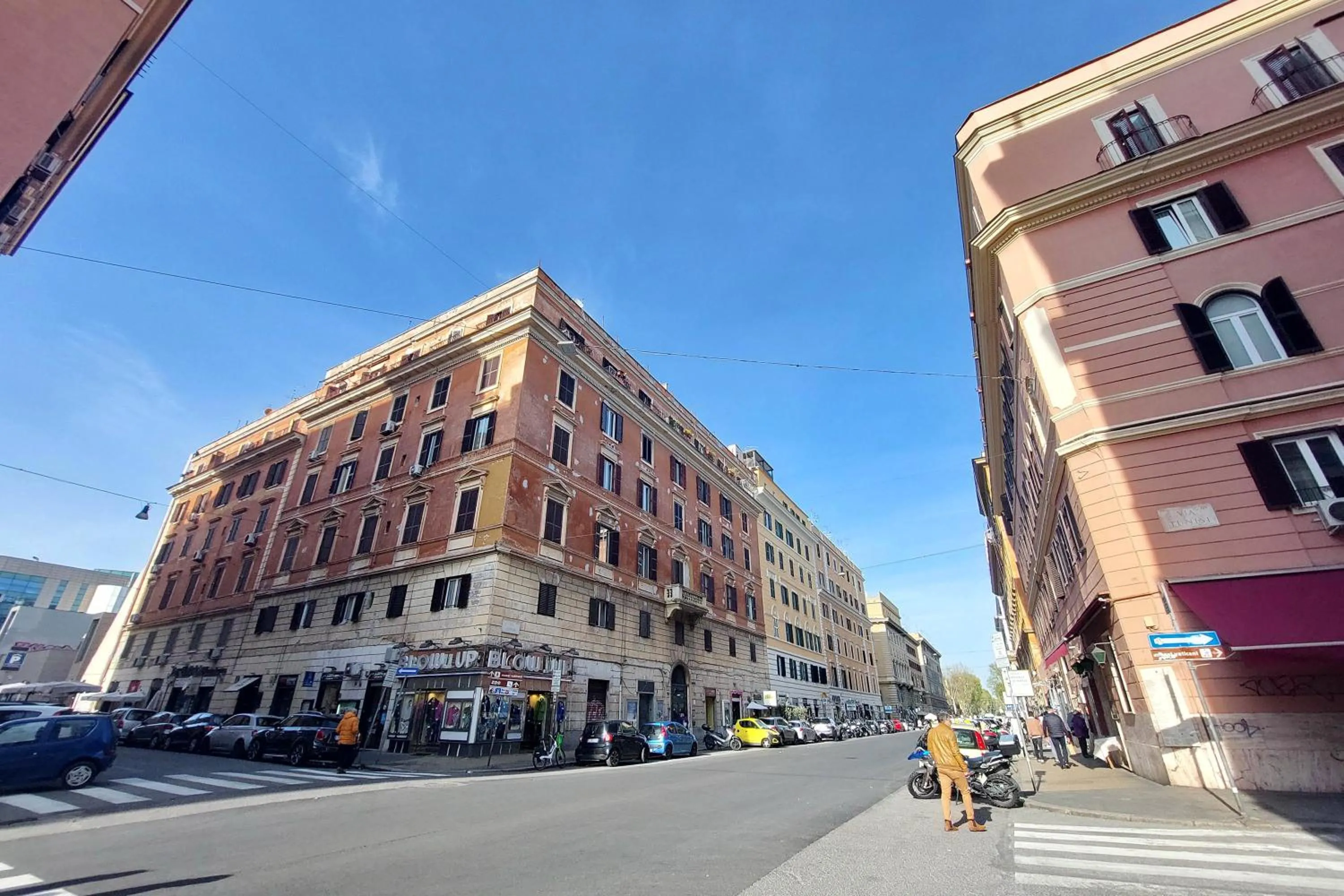 Property building in Vatican Spacious Modì Apartment