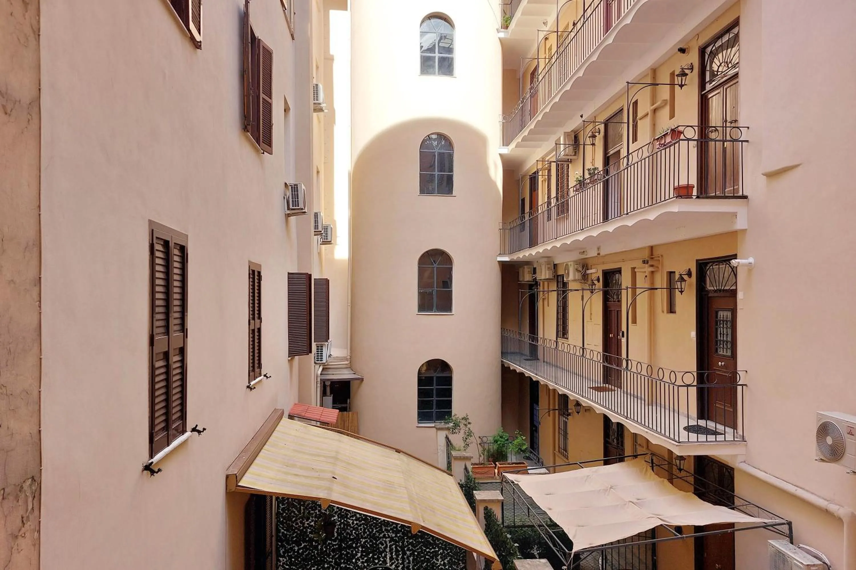 Inner courtyard view in Vatican Spacious Modì Apartment
