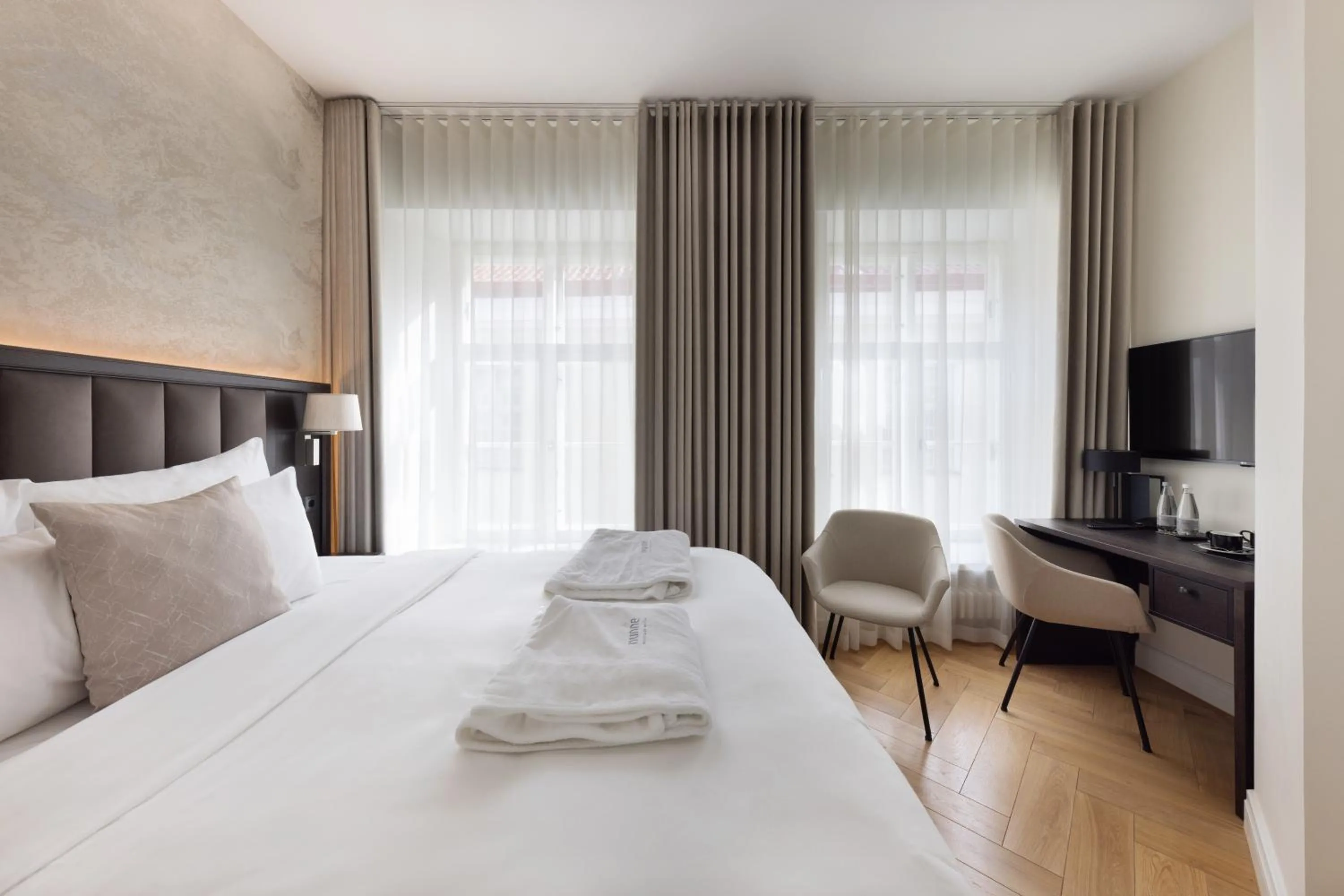 Photo of the whole room, Bed in Nunne Boutique Hotel