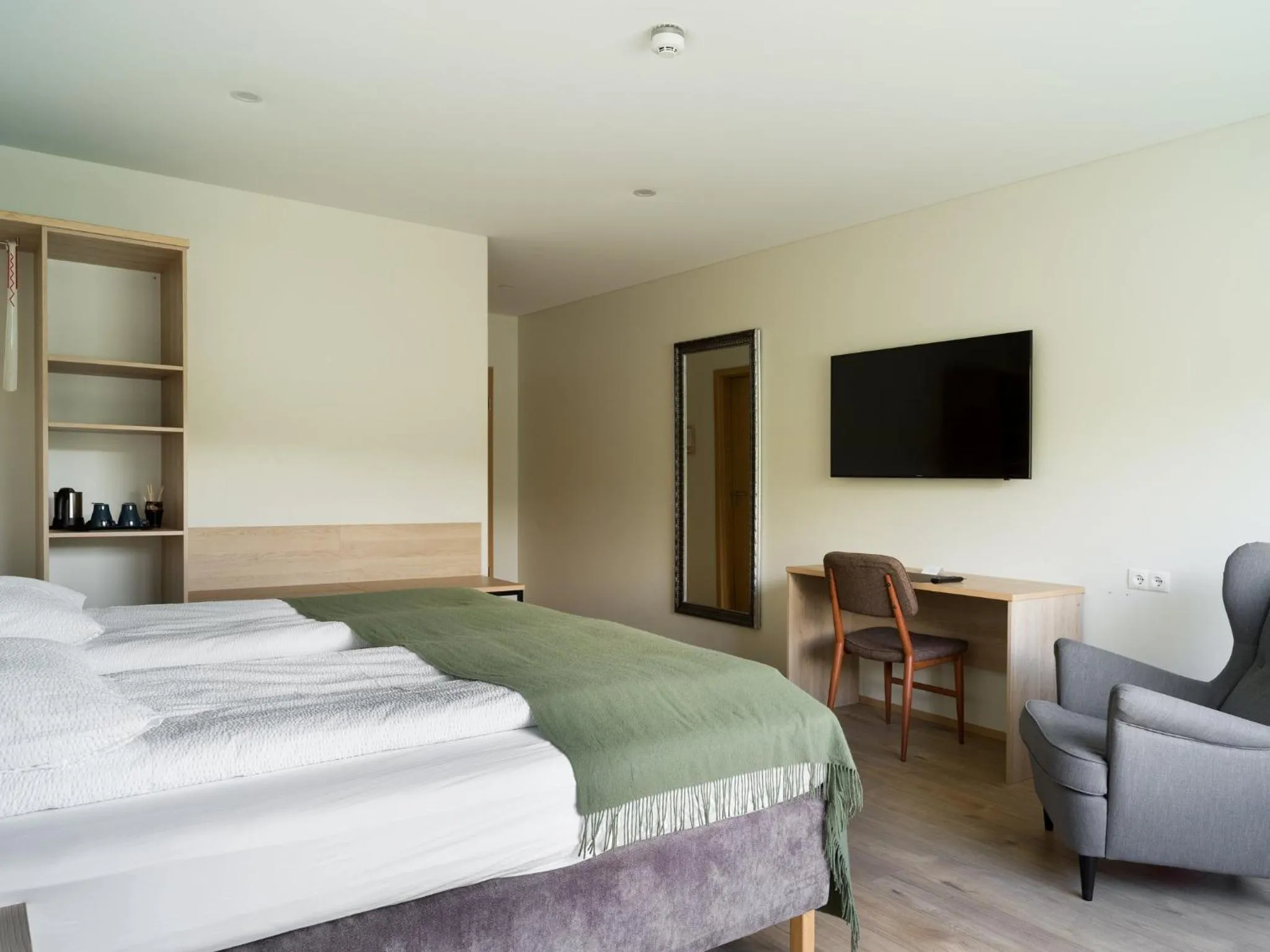 TV and multimedia, Bed in Hotel Katla by Keahotels