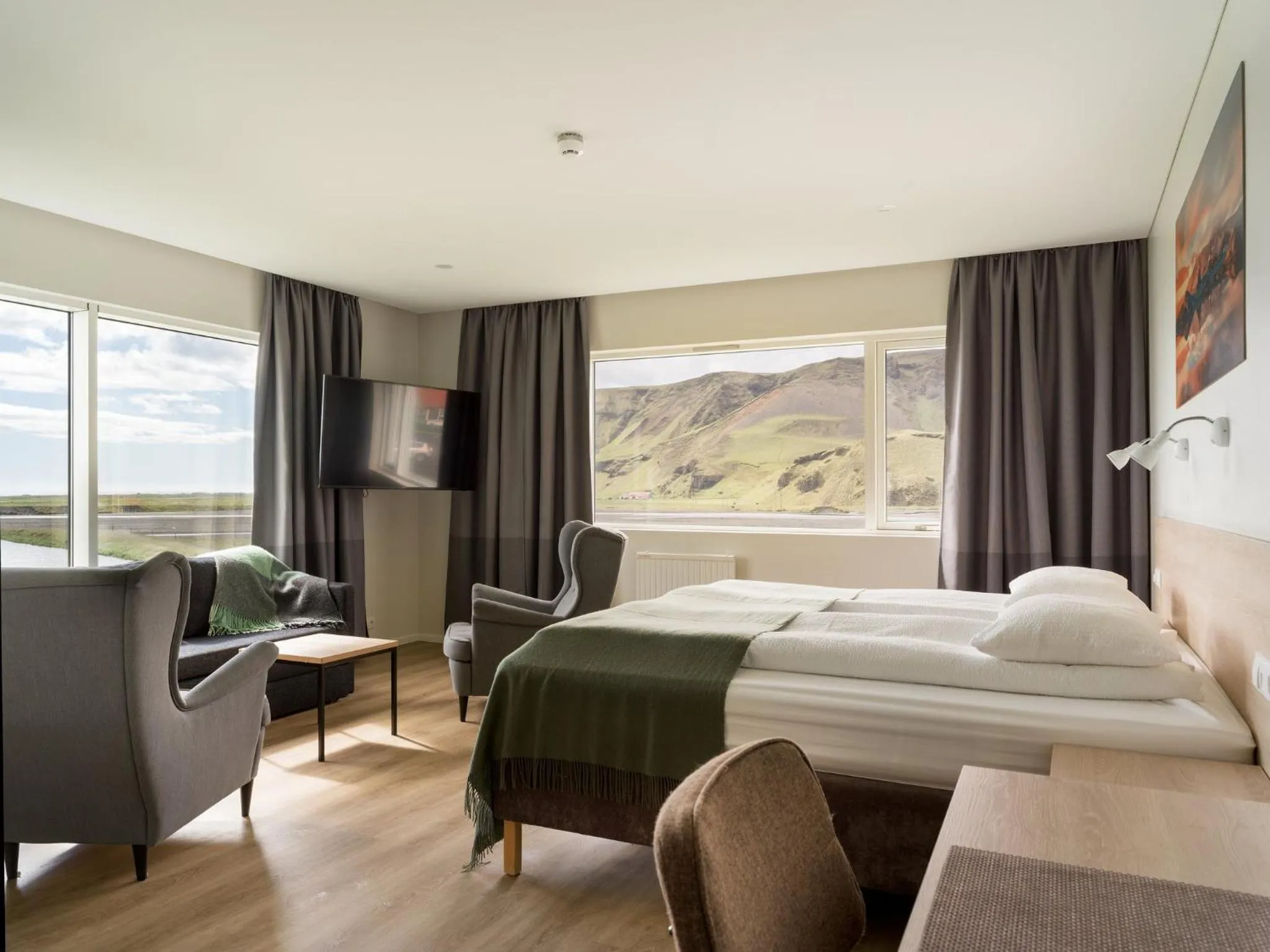Property building, Bed in Hotel Katla by Keahotels