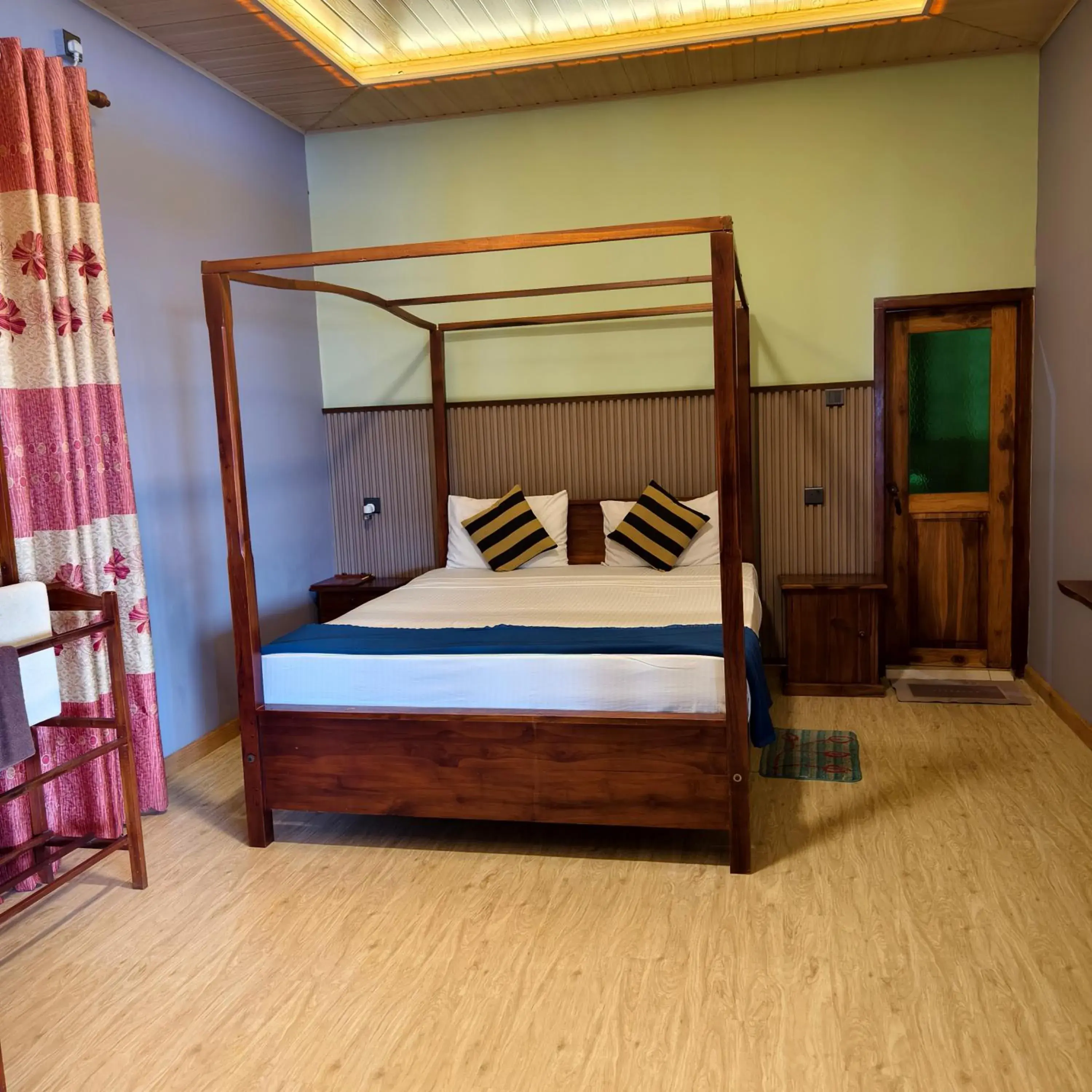 Triple Room with Pool View in Ravana Range Ella Triple Room with Pool View in Ravana Range Ella