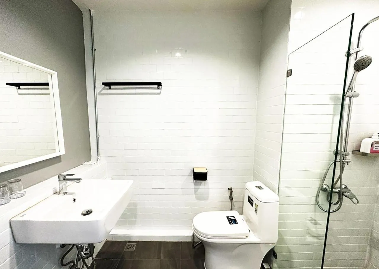 Shower in River Home Bangkok