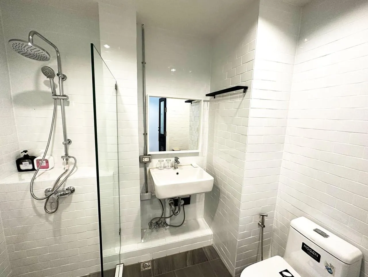 Shower in River Home Bangkok