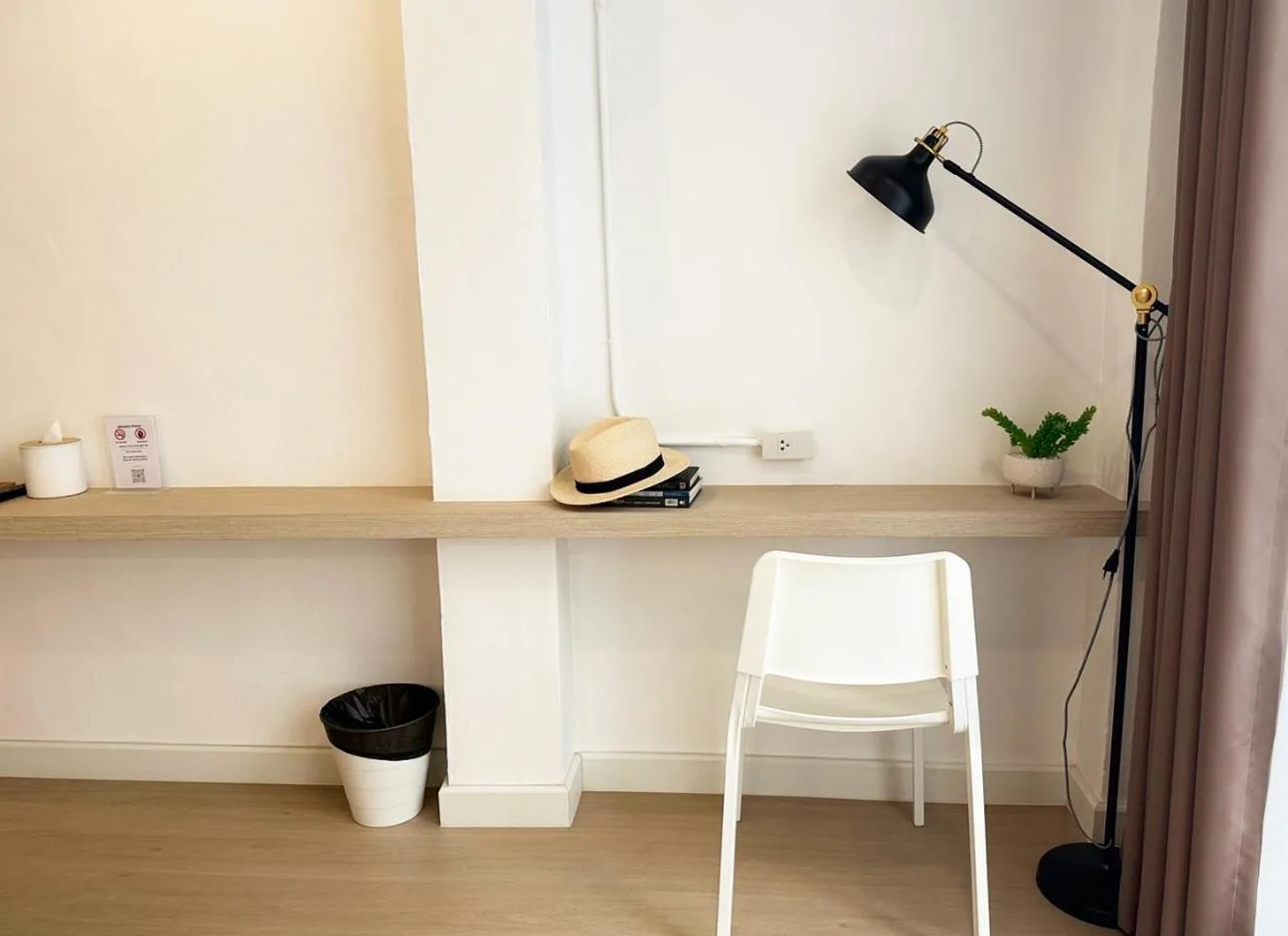 hair dresser in River Home Bangkok