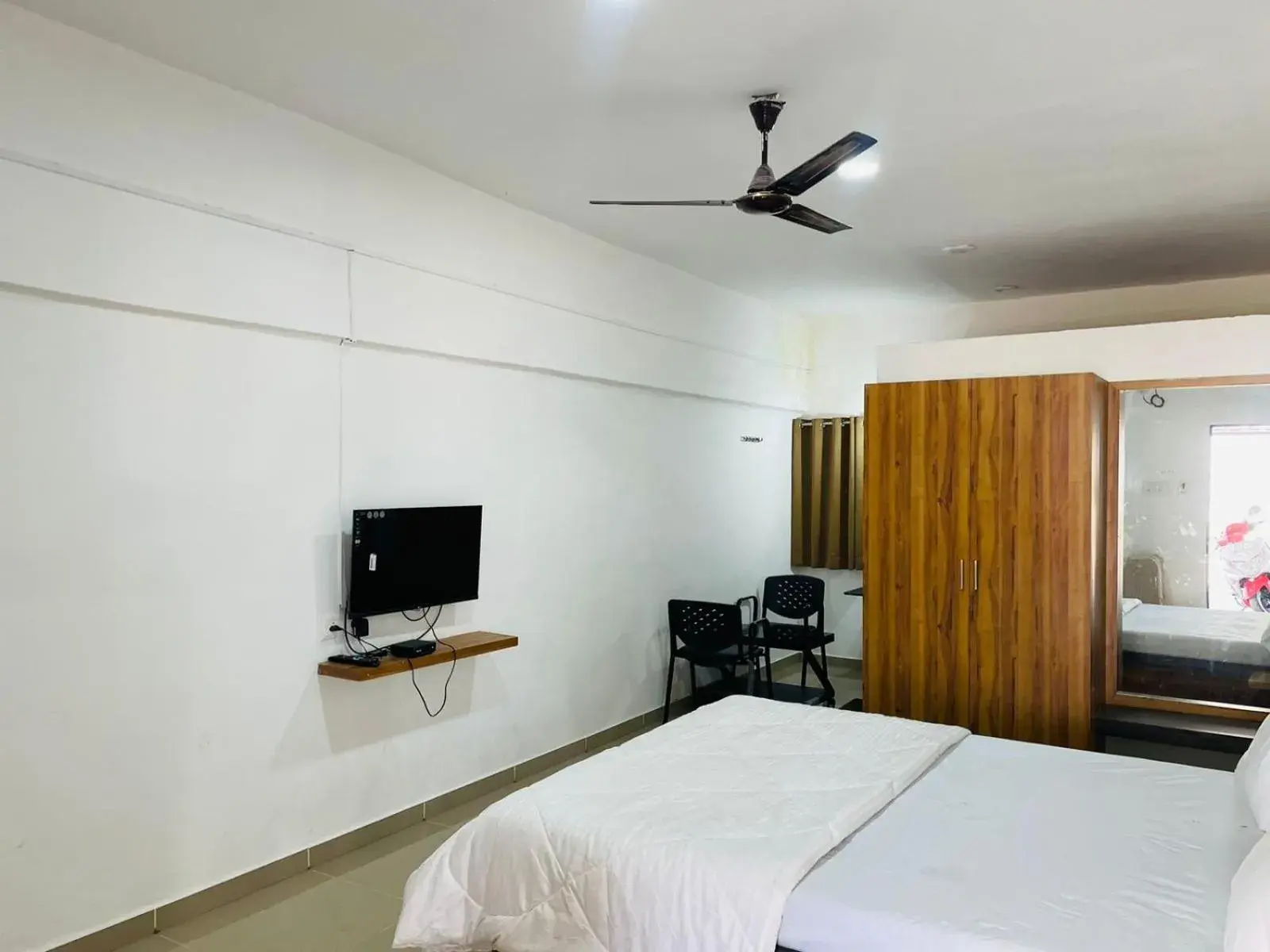 Bed in Vasant Vihar Resort Bed in Vasant Vihar Resort