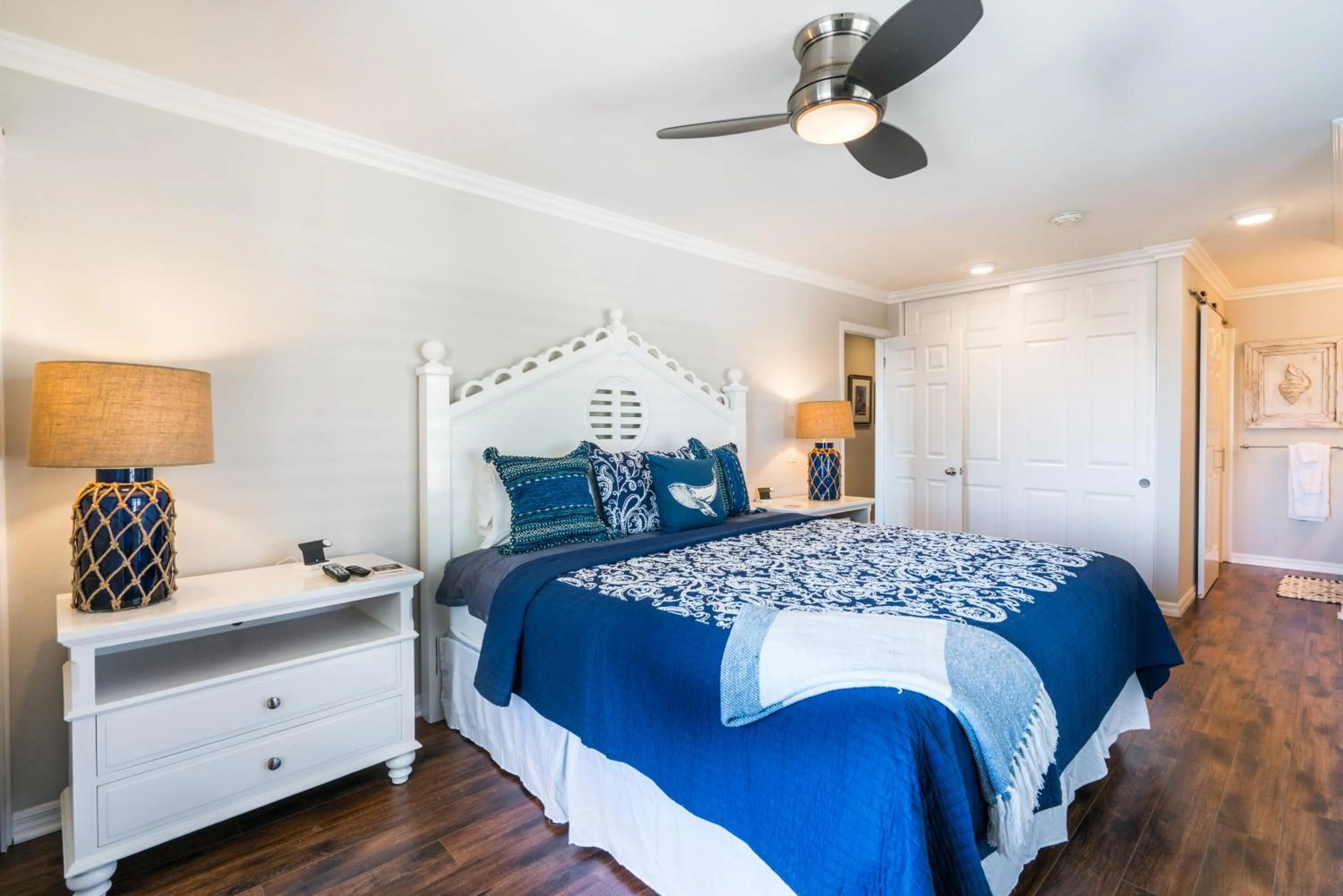 Bed in 600 E Oceanfront 2B