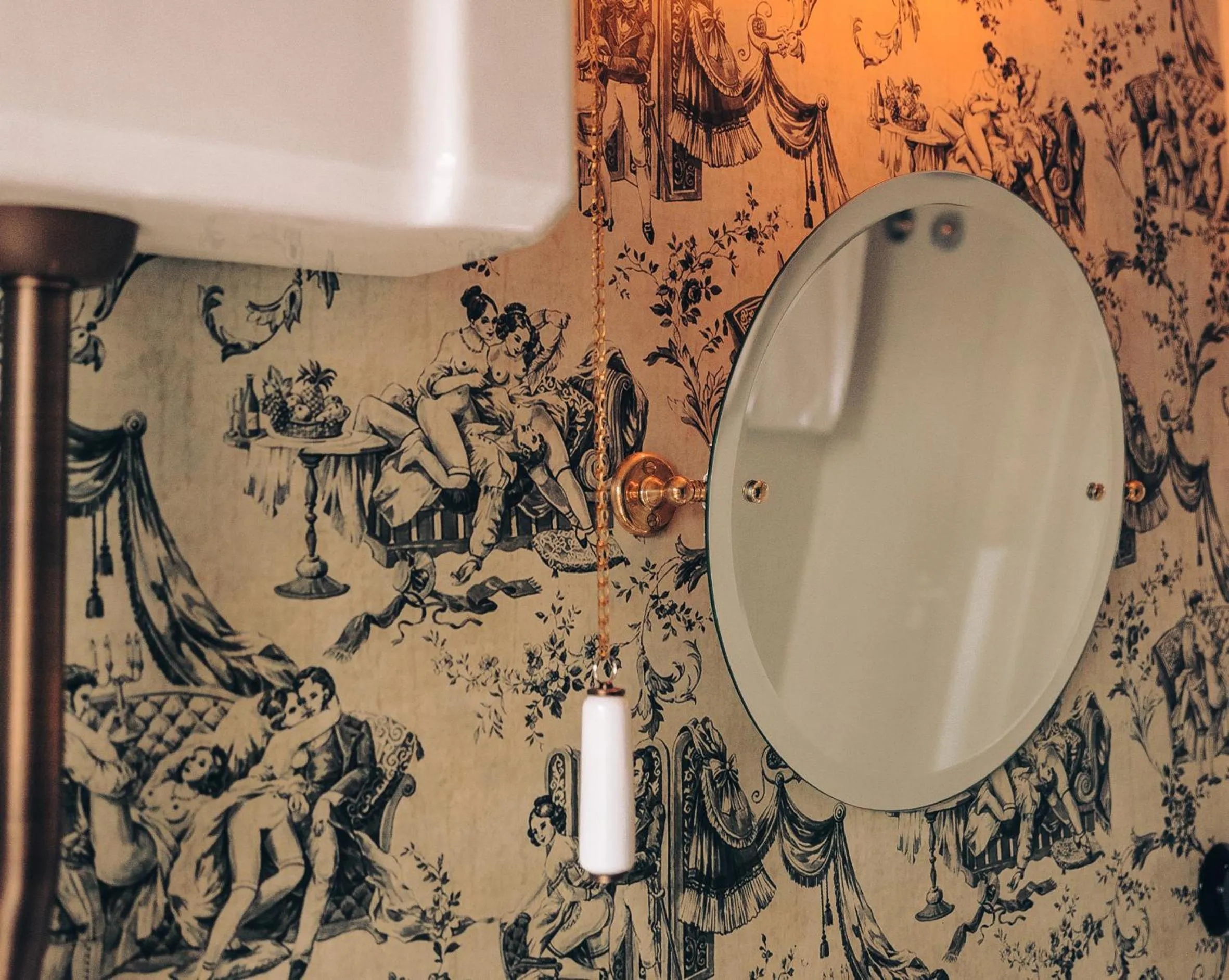 Bathroom in Pensão Amor Madam's Lodge