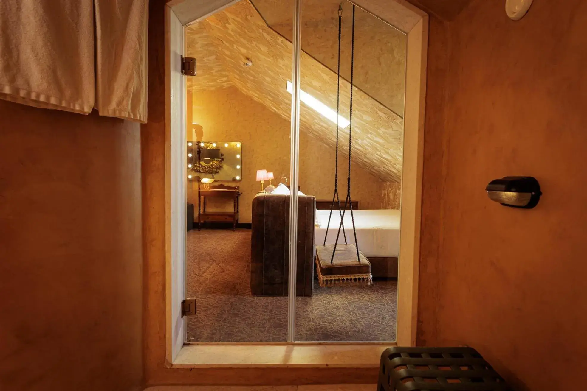 Suite with Steam Shower in Pensão Amor Madam's Lodge Suite with Steam Shower in Pensão Amor Madam's Lodge