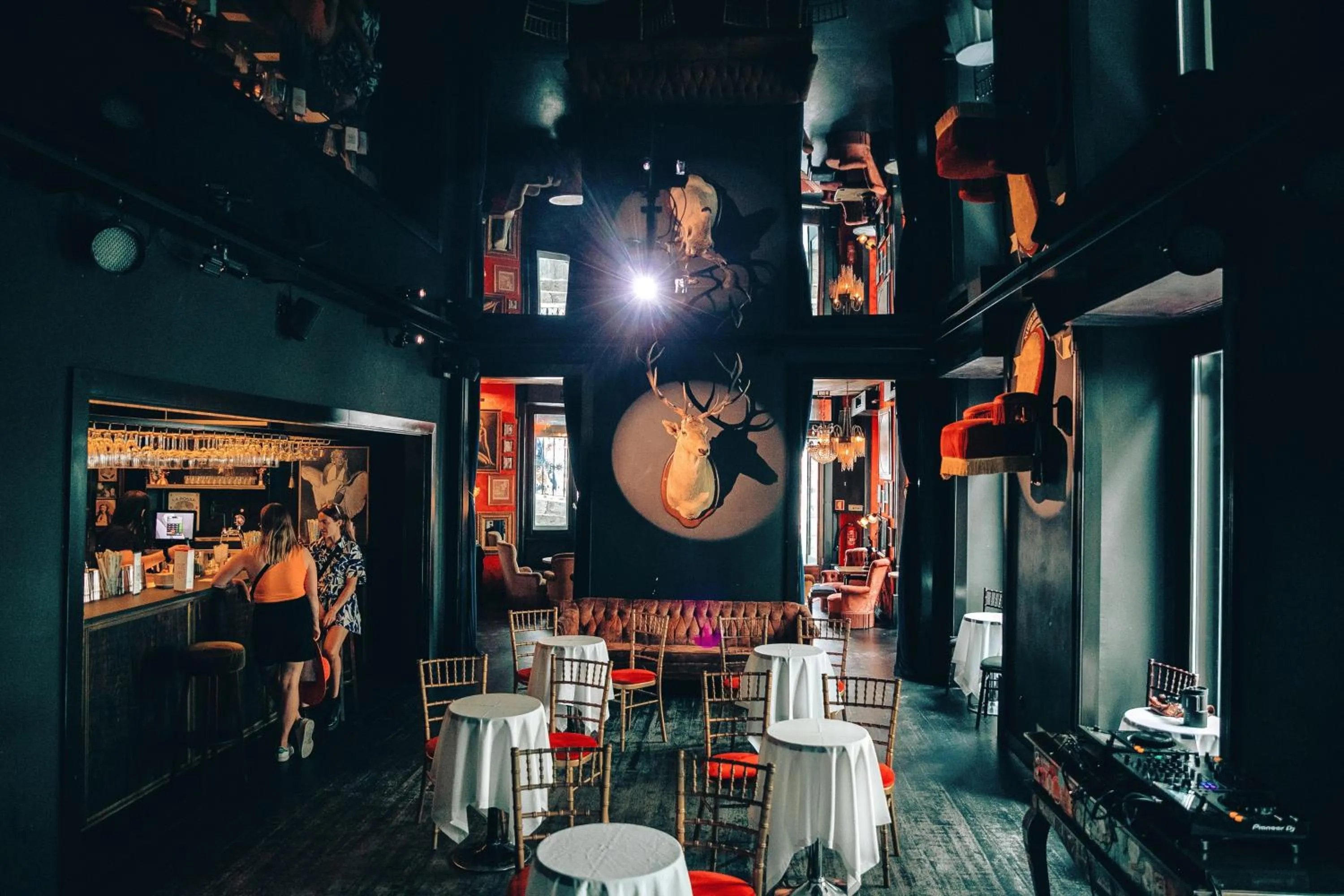 Lounge or bar in Pensão Amor Madam's Lodge