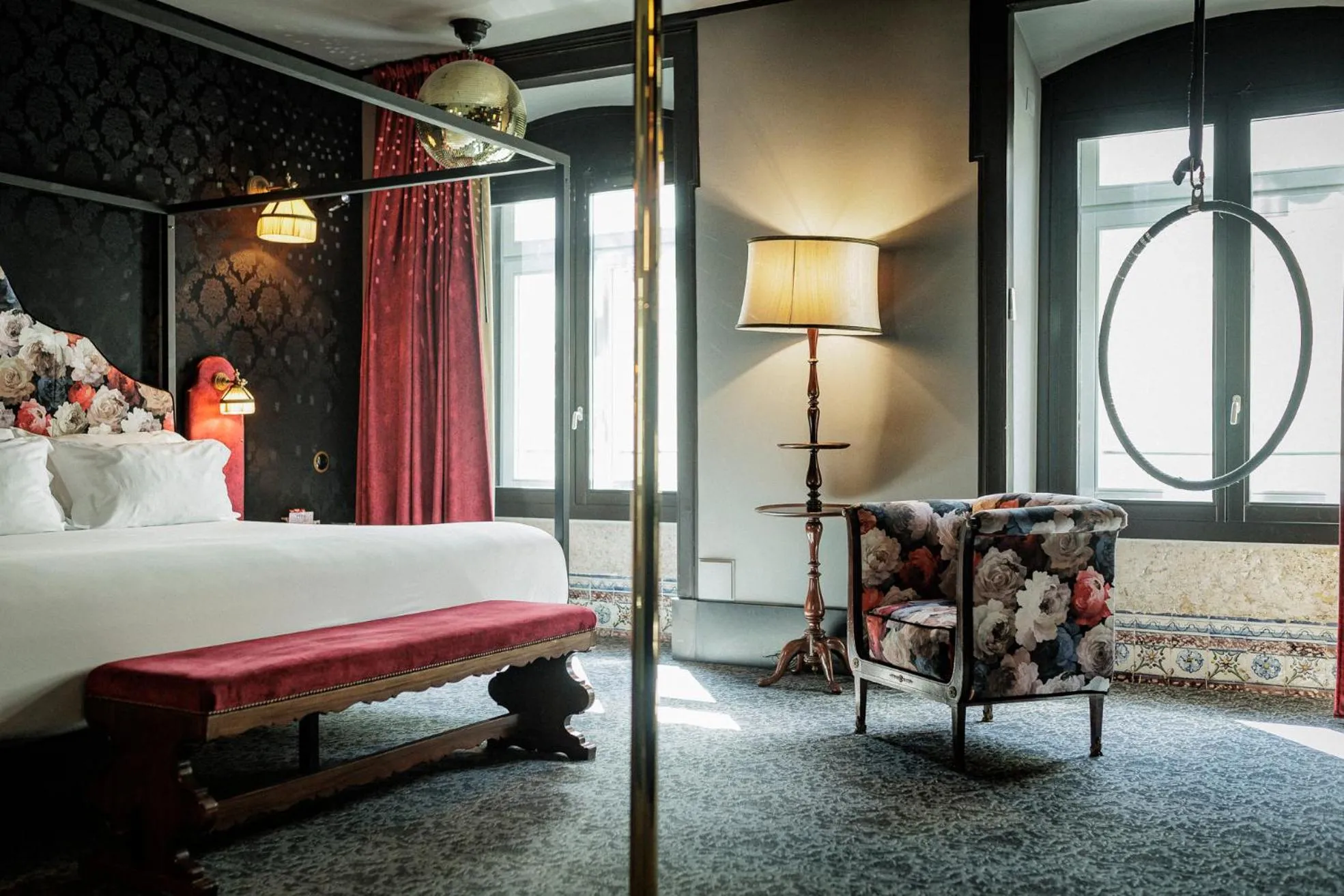 Bed in Pensão Amor Madam's Lodge