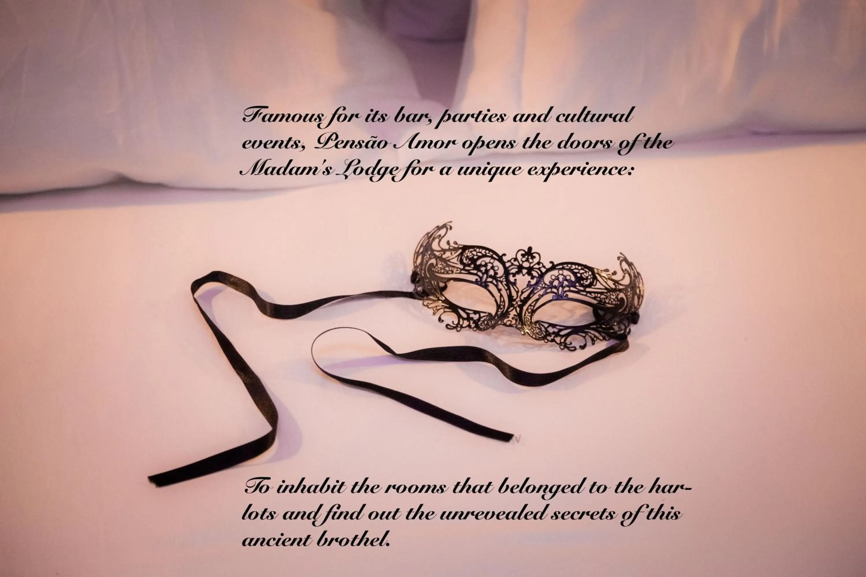 Photo of the whole room in Pensão Amor Madam's Lodge