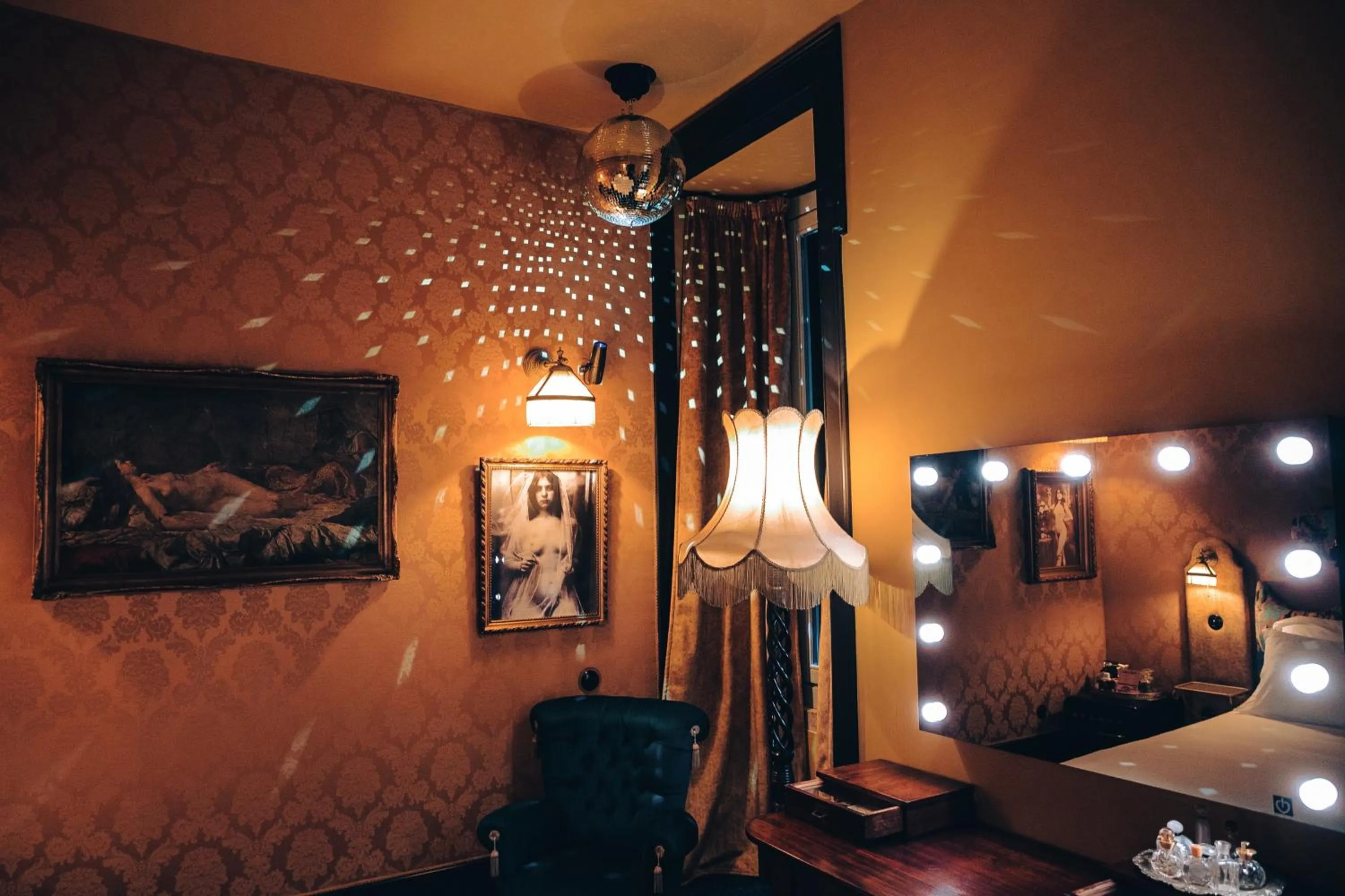 Decorative detail, Bed in Pensão Amor Madam's Lodge