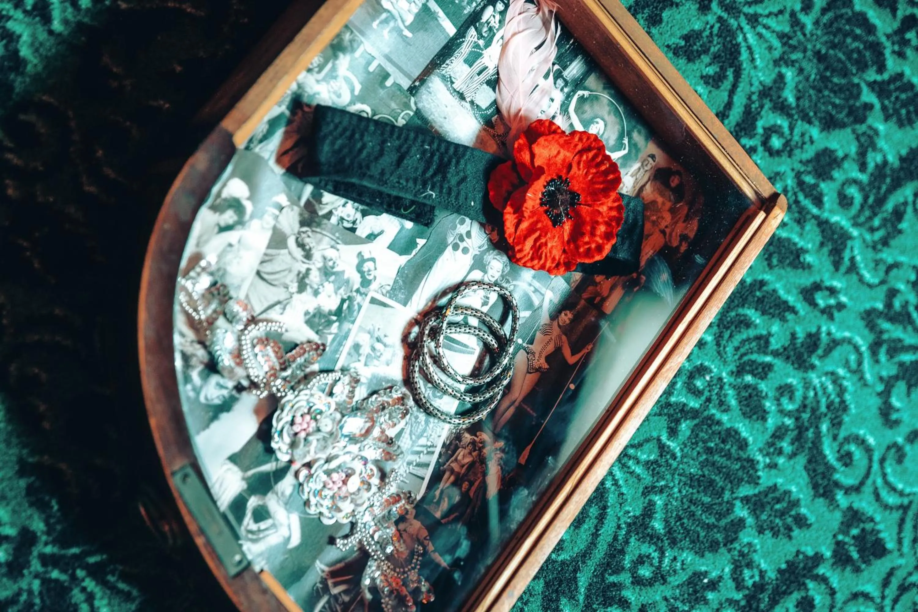 Decorative detail in Pensão Amor Madam's Lodge