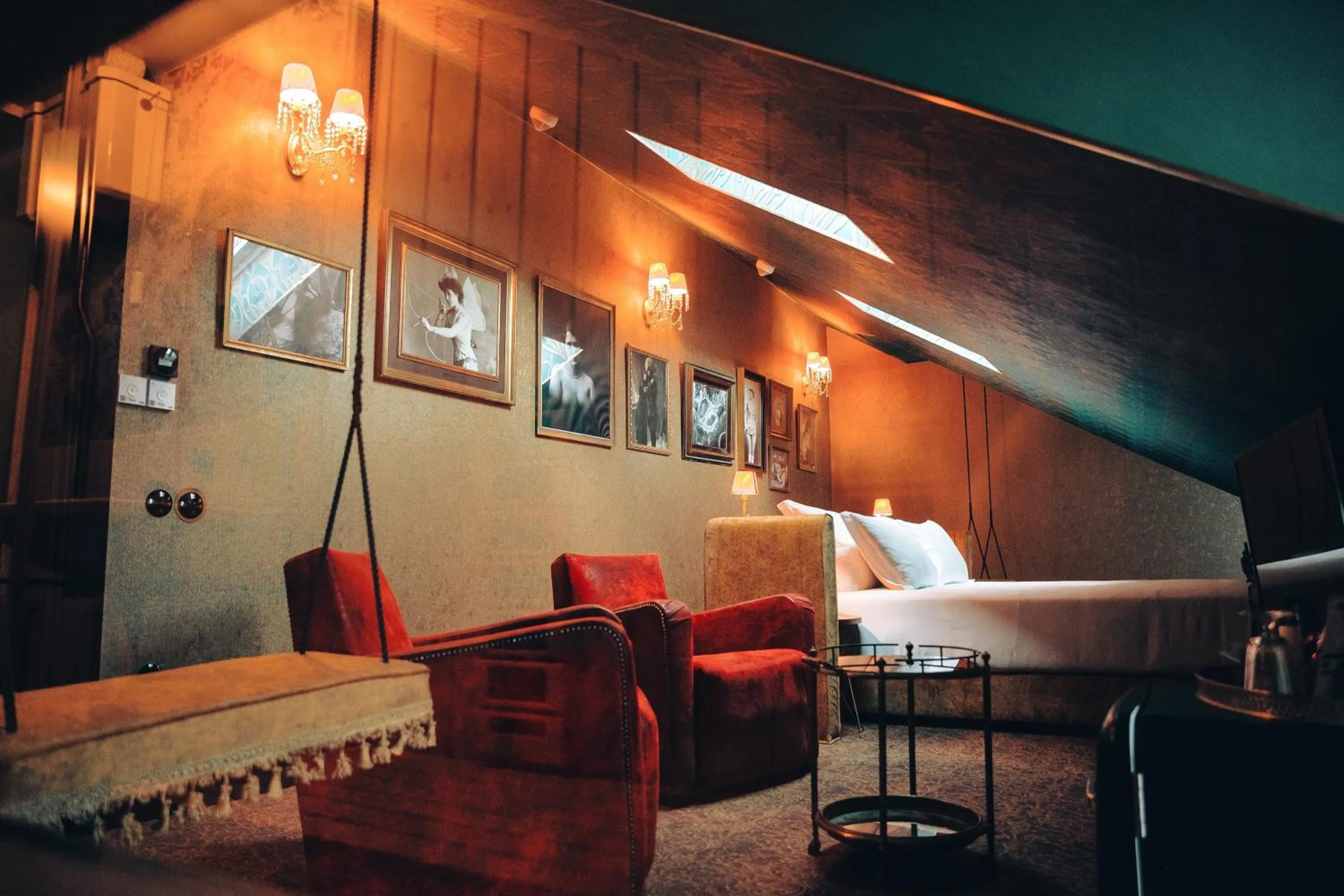 Bed in Pensão Amor Madam's Lodge