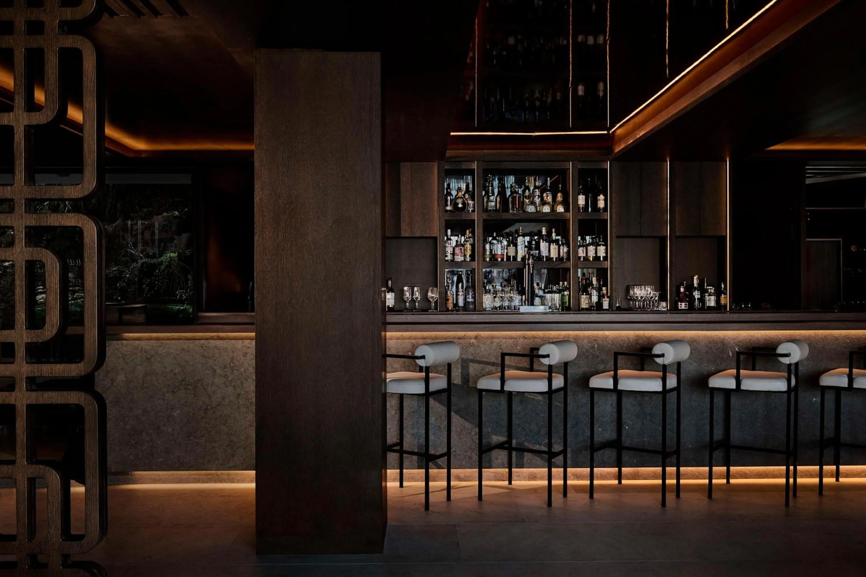 Lounge or bar in Nobu Hotel San Sebastián