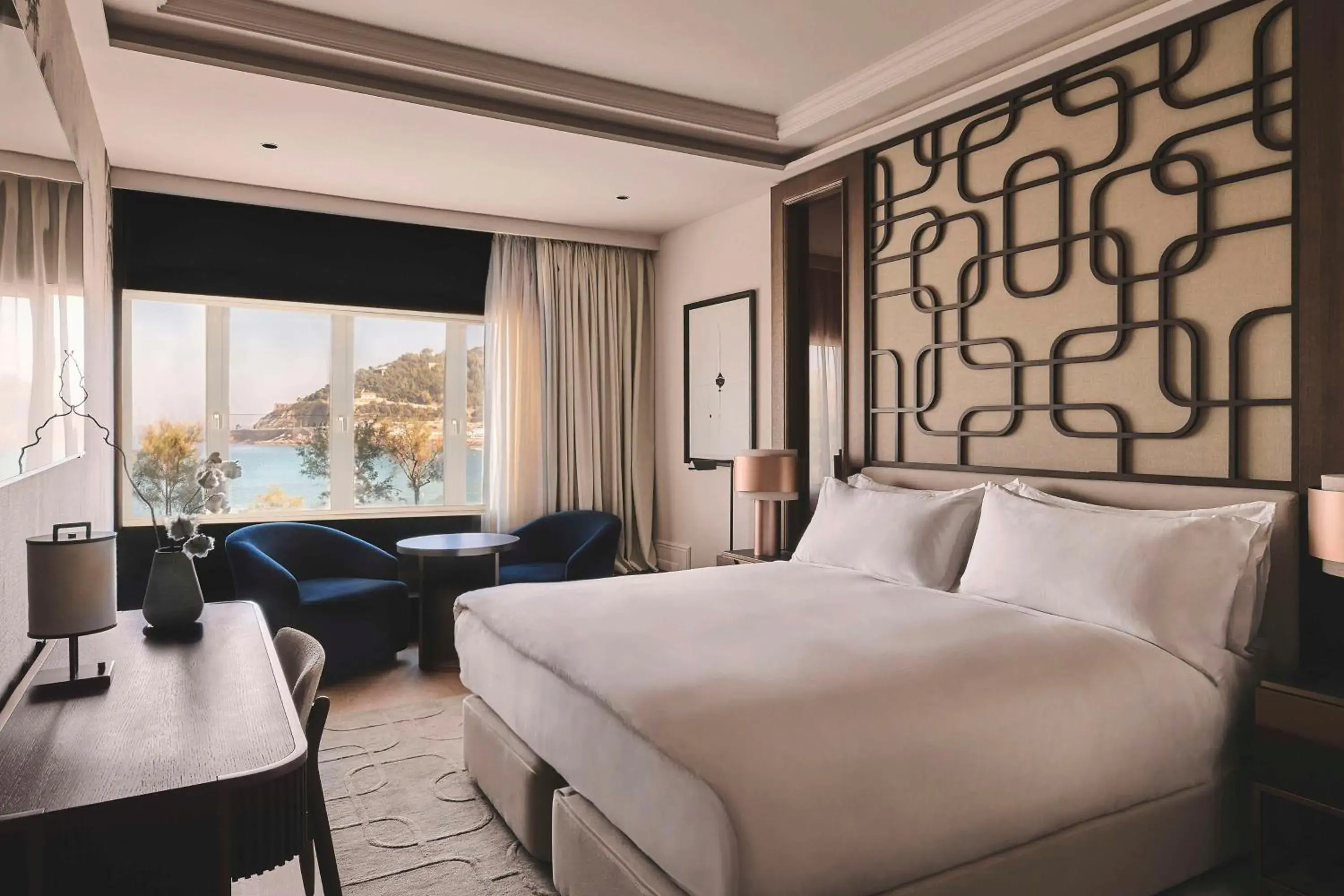 Deluxe Room in Nobu Hotel San Sebastián Deluxe Room in Nobu Hotel San Sebastián