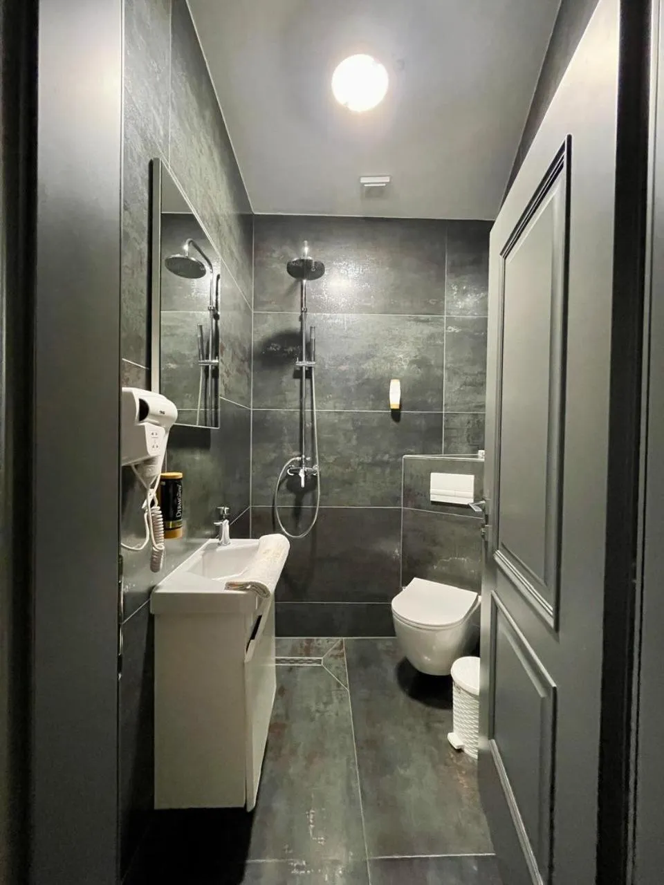 GRAND JNK Boutique Hotel