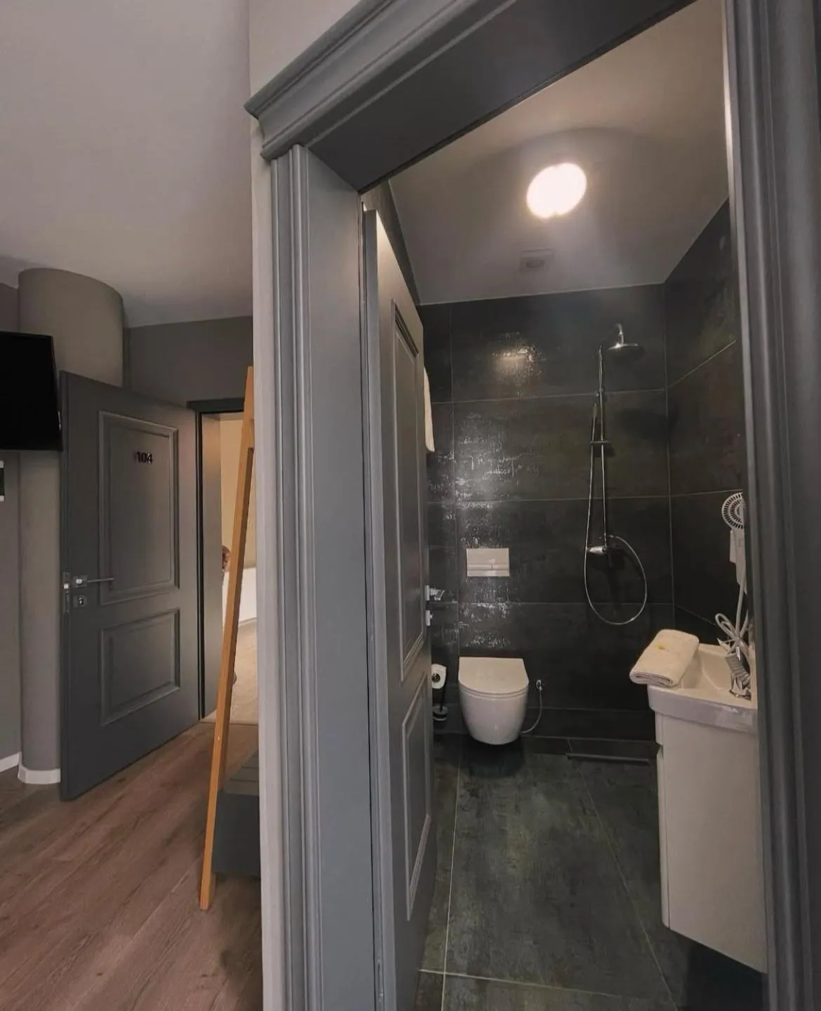 GRAND JNK Boutique Hotel