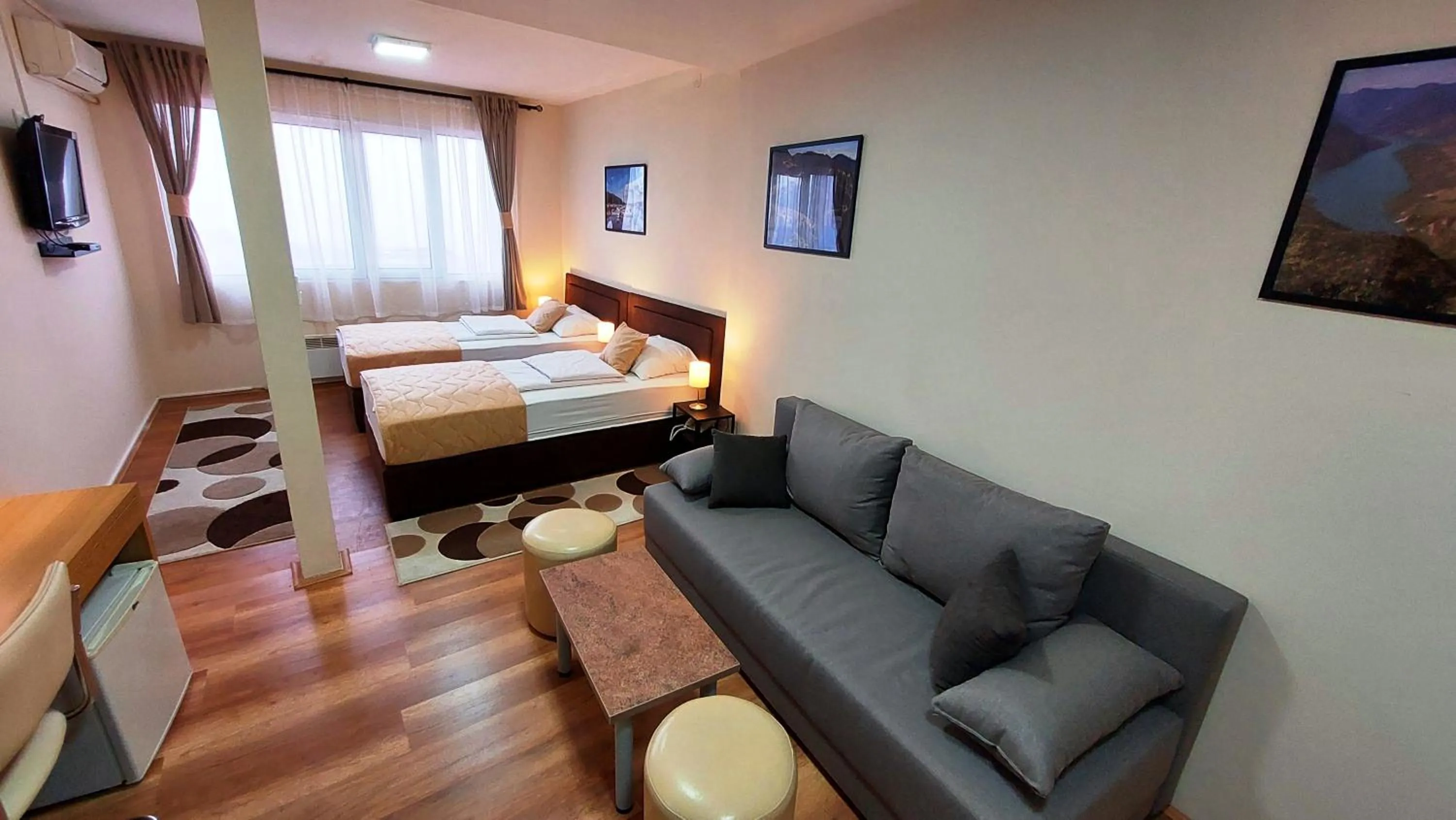 Photo of the whole room, Bed in Hotel Villa Panorama