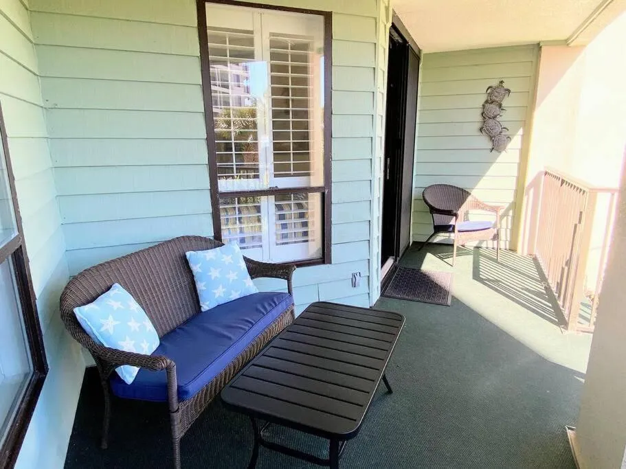 Balcony/Terrace in Summer House 109 - Beach and Pool Walkout - 30 Seconds to Sand