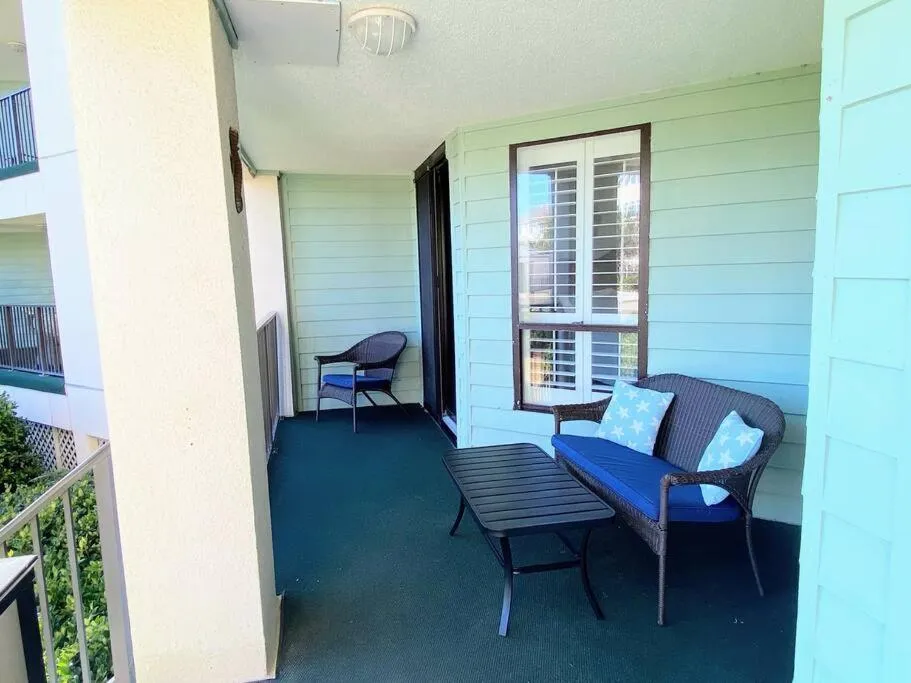 Balcony/Terrace in Summer House 109 - Beach and Pool Walkout - 30 Seconds to Sand