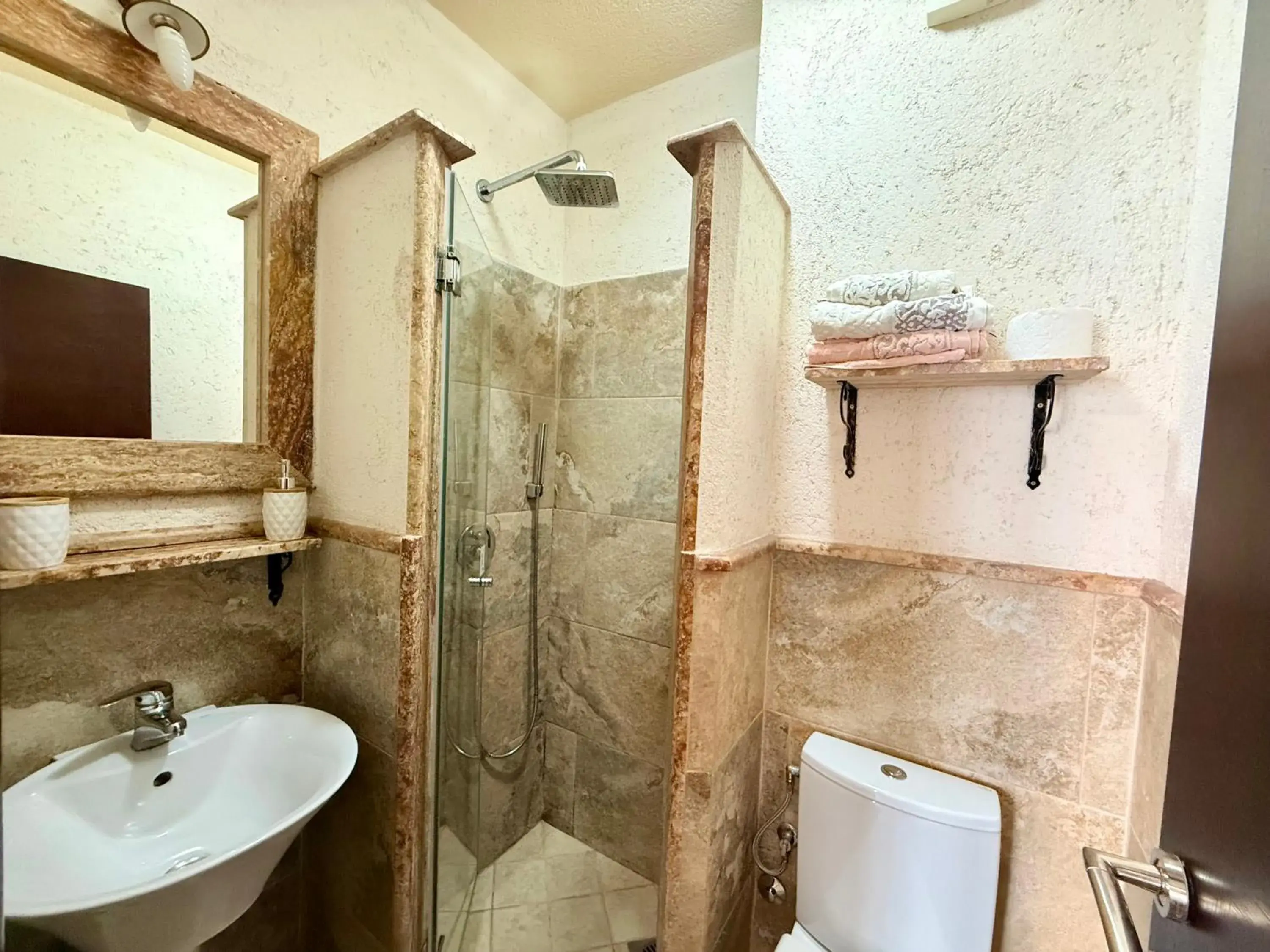 Deluxe Room in Villa Perla Di Mare Budva Deluxe Room in Villa Perla Di Mare Budva