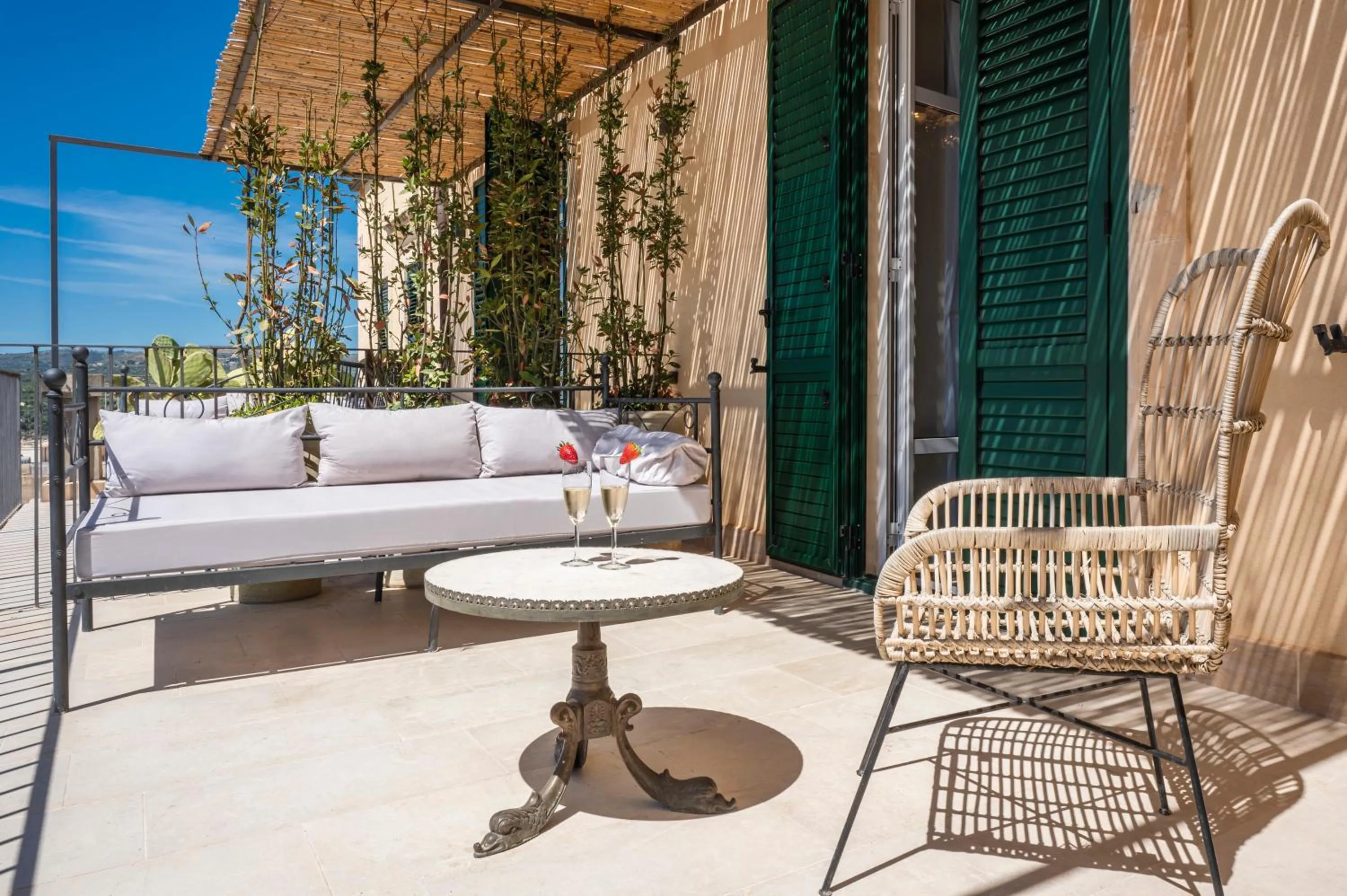 Aria Rooms and Terrace