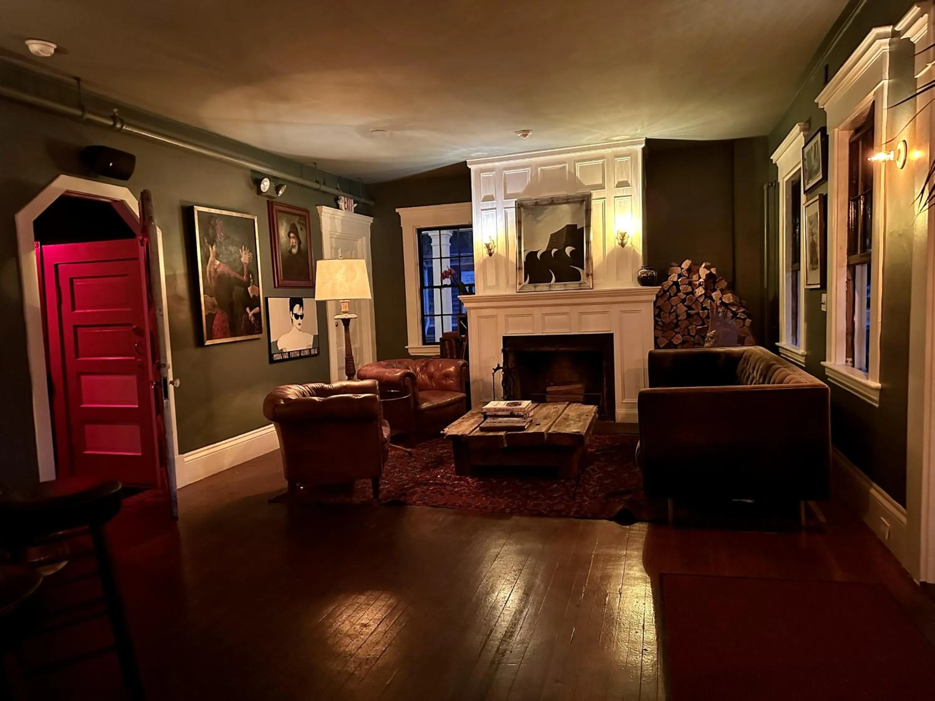 Lounge or bar in Gifford House