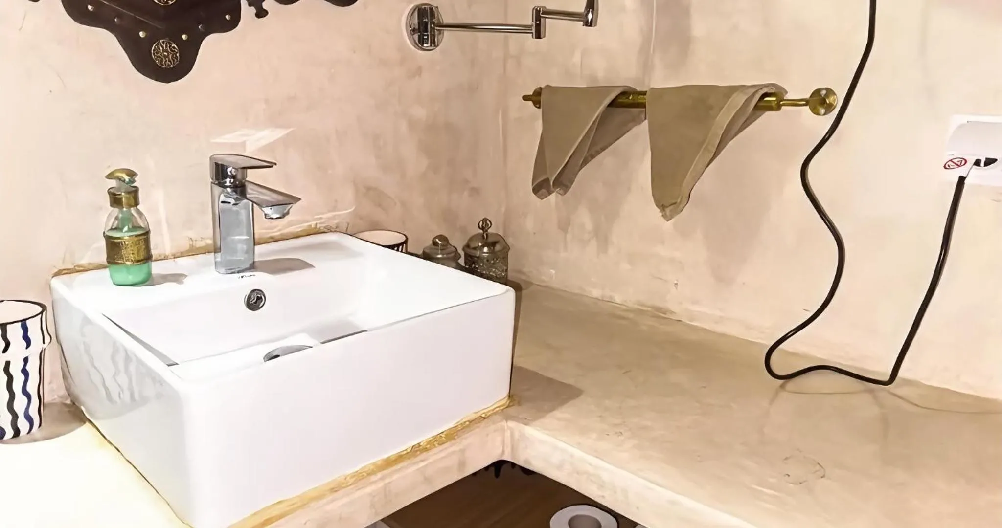 Bathroom in RIAD LUXE LOCATION le GRIZZLY