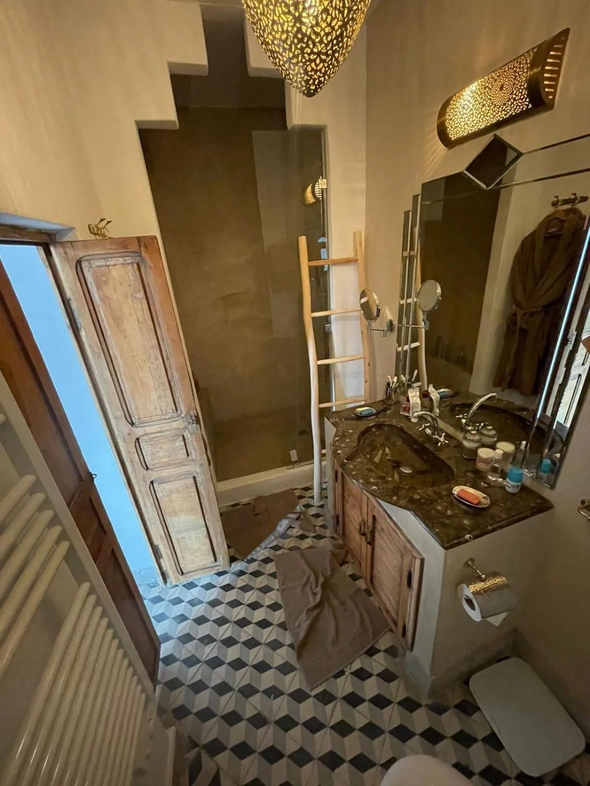 Bathroom in RIAD LUXE LOCATION le GRIZZLY