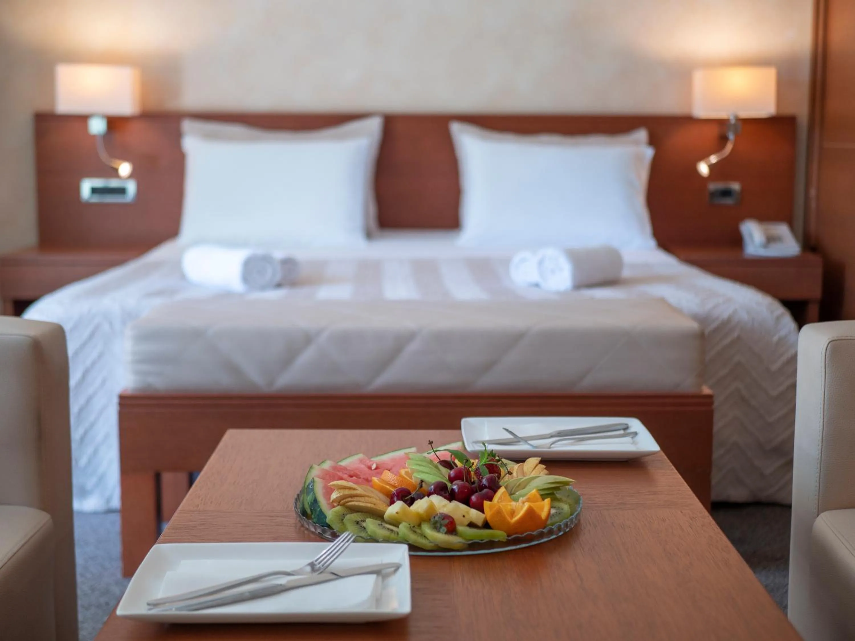 room service, Bed in Monte Casa SPA & Wellness