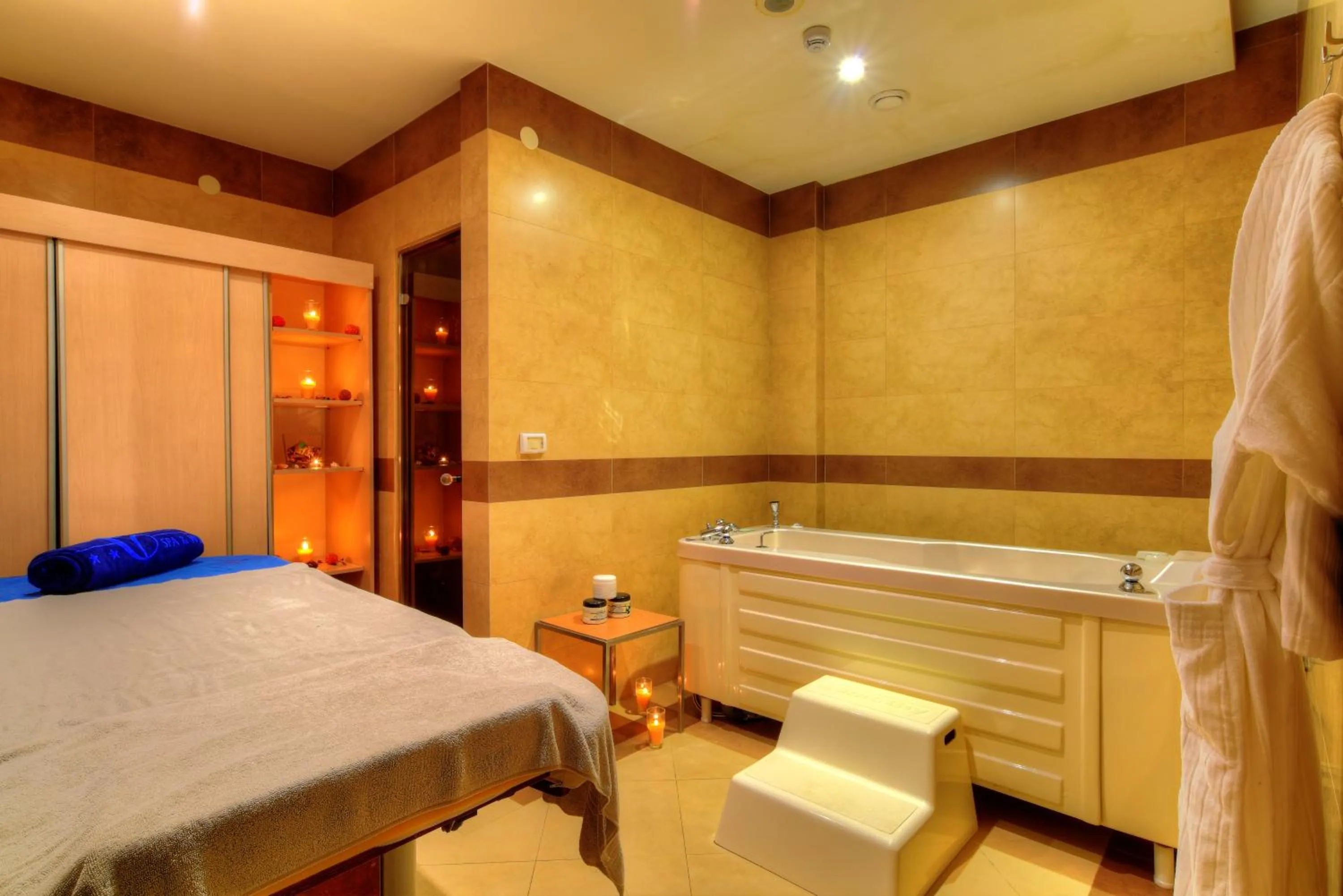 Massage, Bed in Monte Casa SPA & Wellness