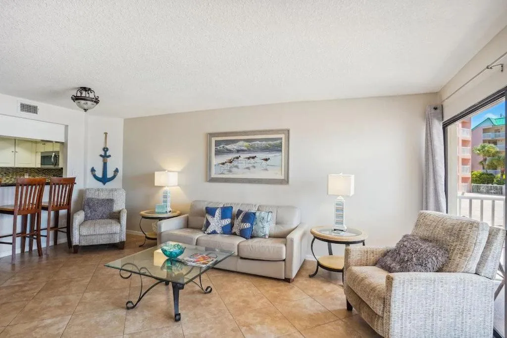 Beach Palms- Unit 102