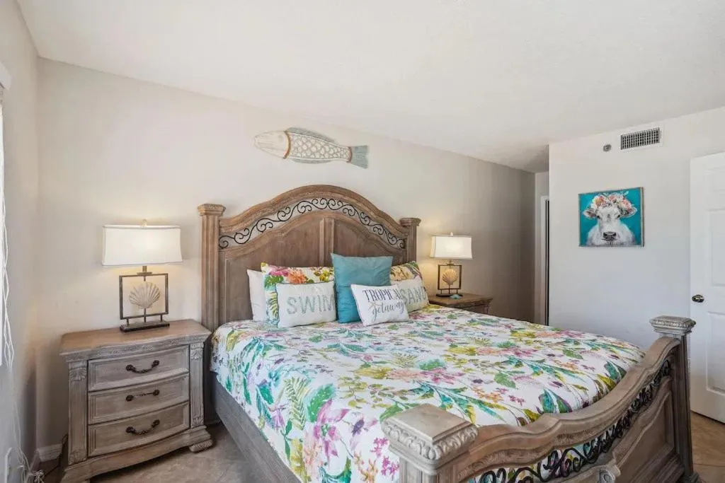 Bed in Beach Palms- Unit 102