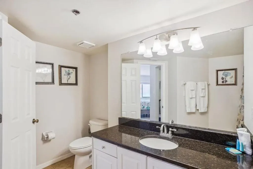 Beach Palms- Unit 102