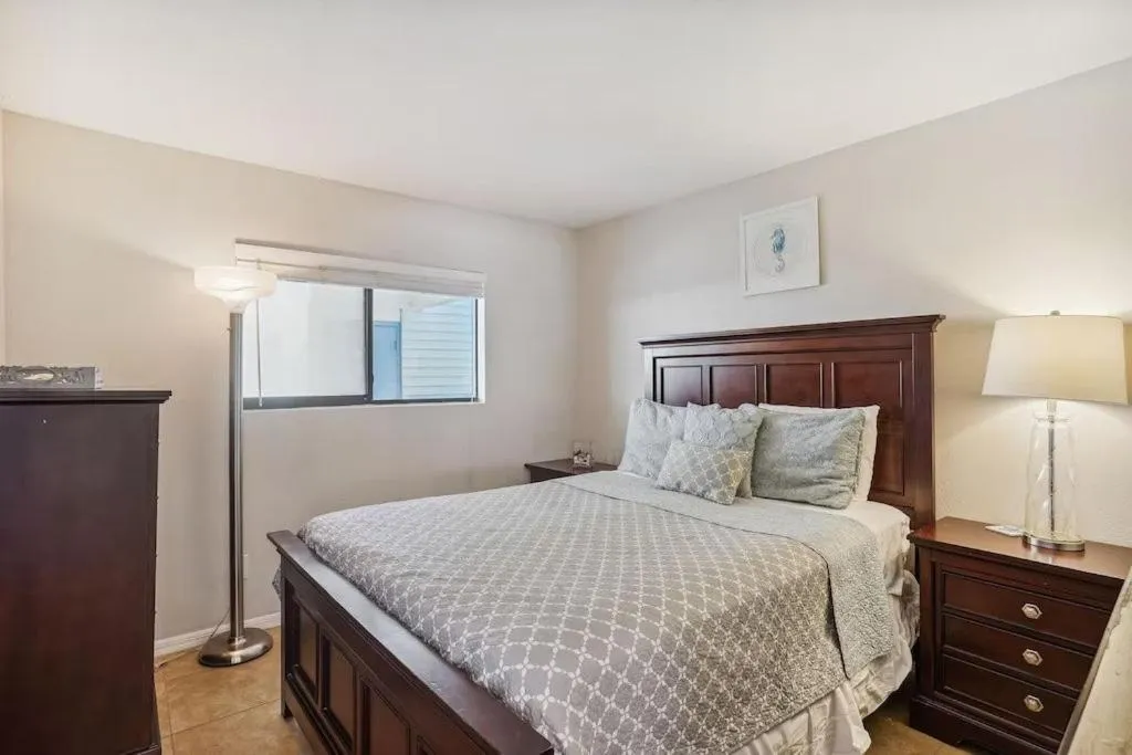 Bed in Beach Palms- Unit 102