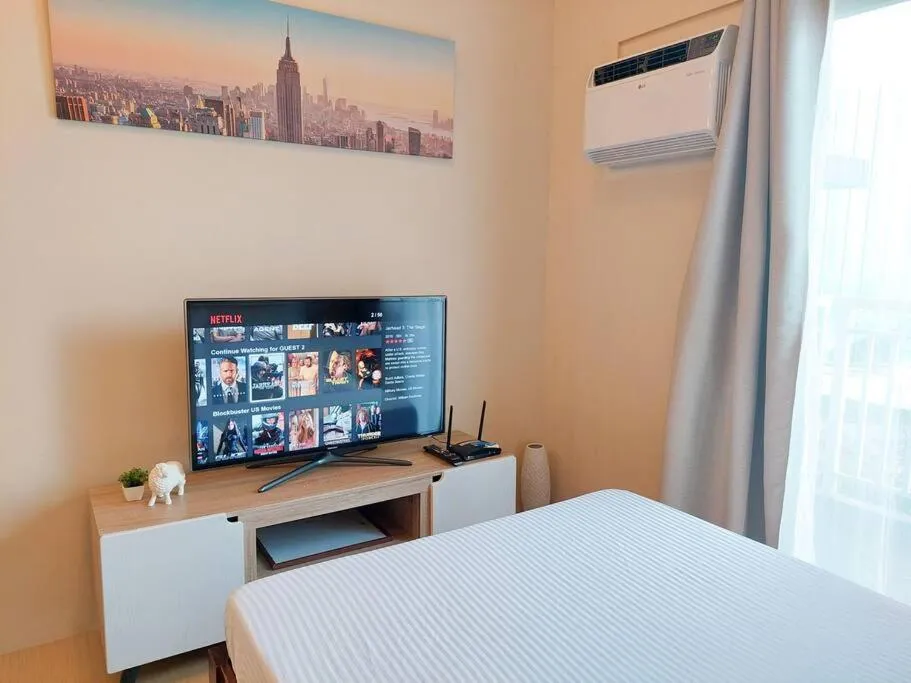 Bed in Heart of the City CDO Wifi Netflix