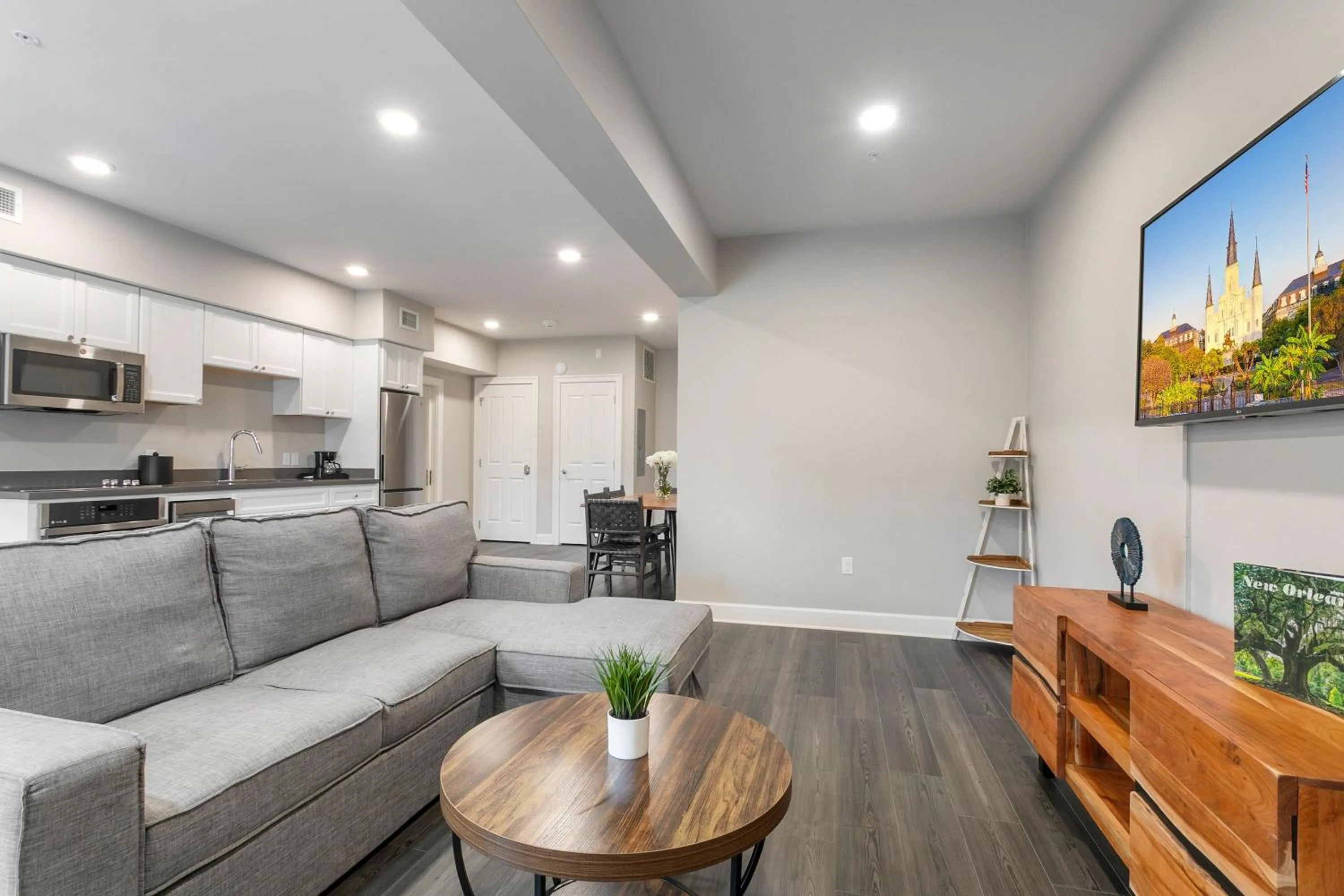 Living room in Bywater Suite Hotel