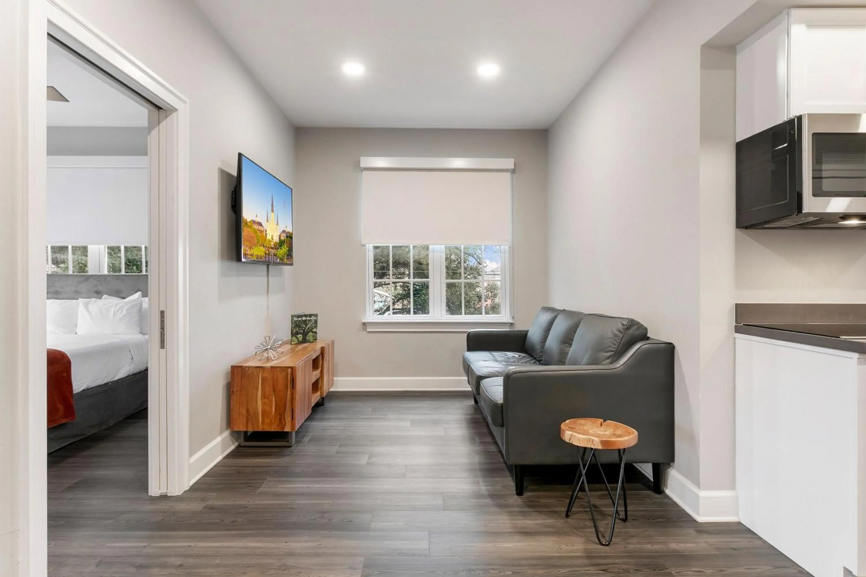 Living room in Bywater Suite Hotel
