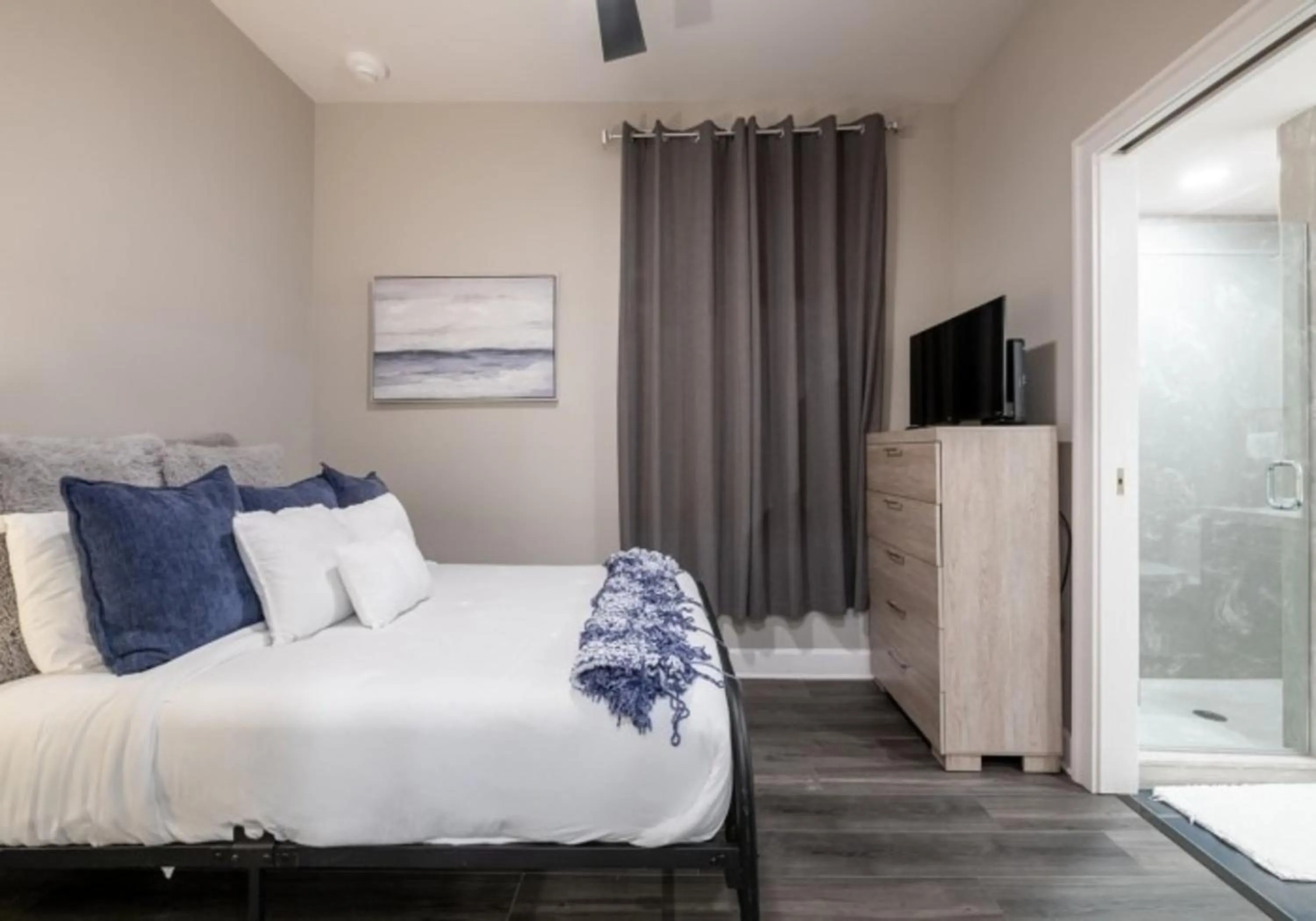 Bedroom, Bed in Bywater Suite Hotel