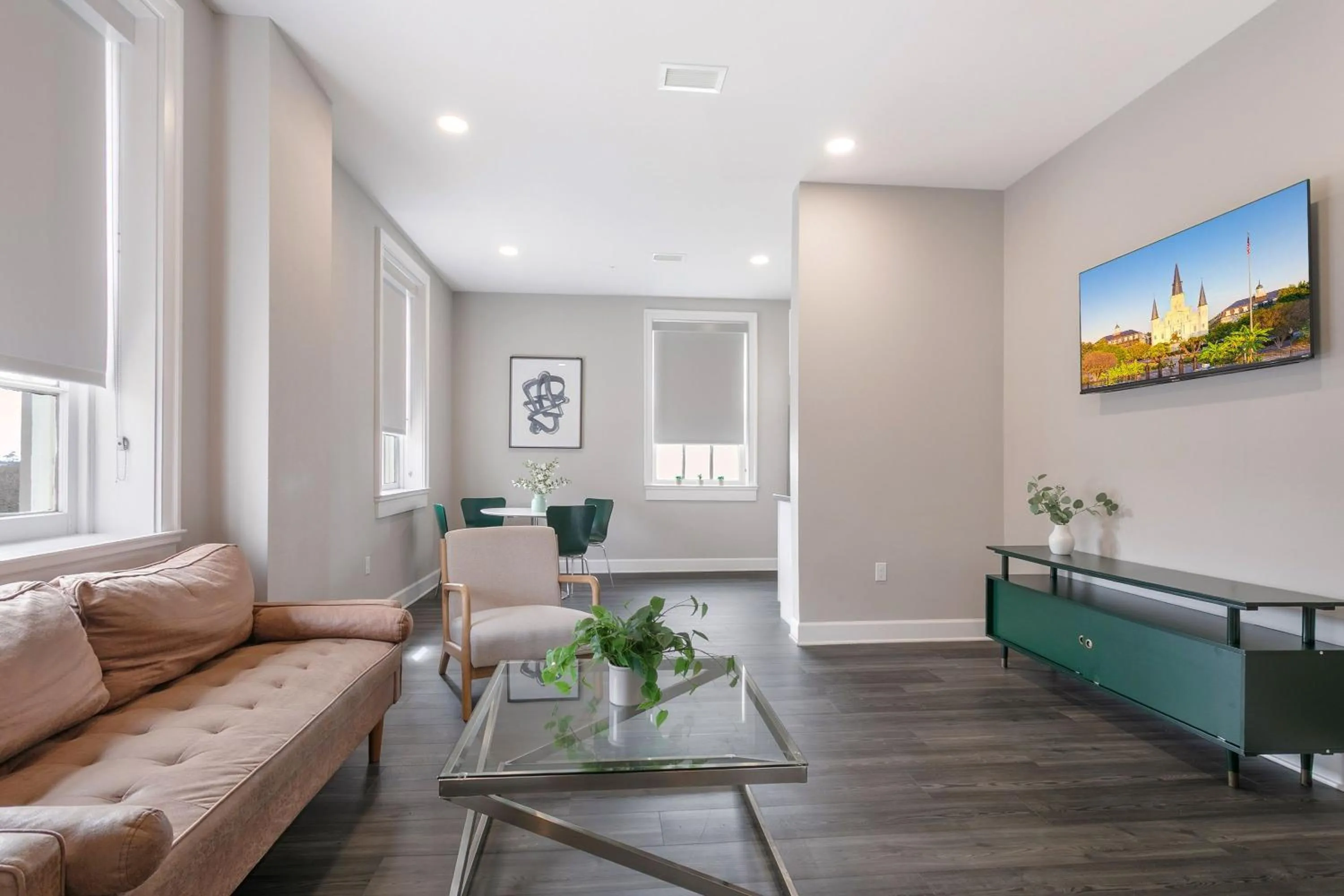 Living room in Bywater Suite Hotel