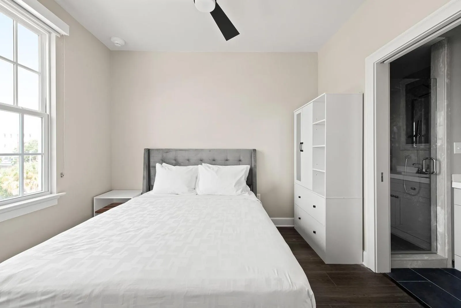 Bedroom, Bed in Bywater Suite Hotel