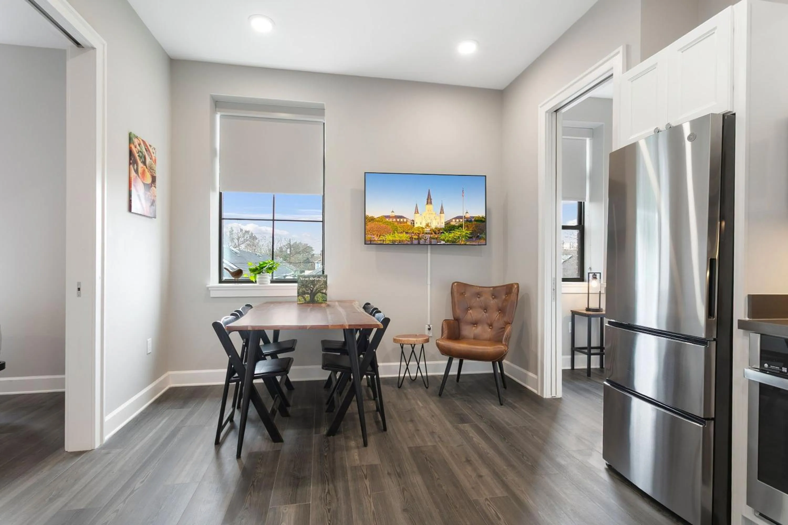 Kitchen or kitchenette in Bywater Suite Hotel