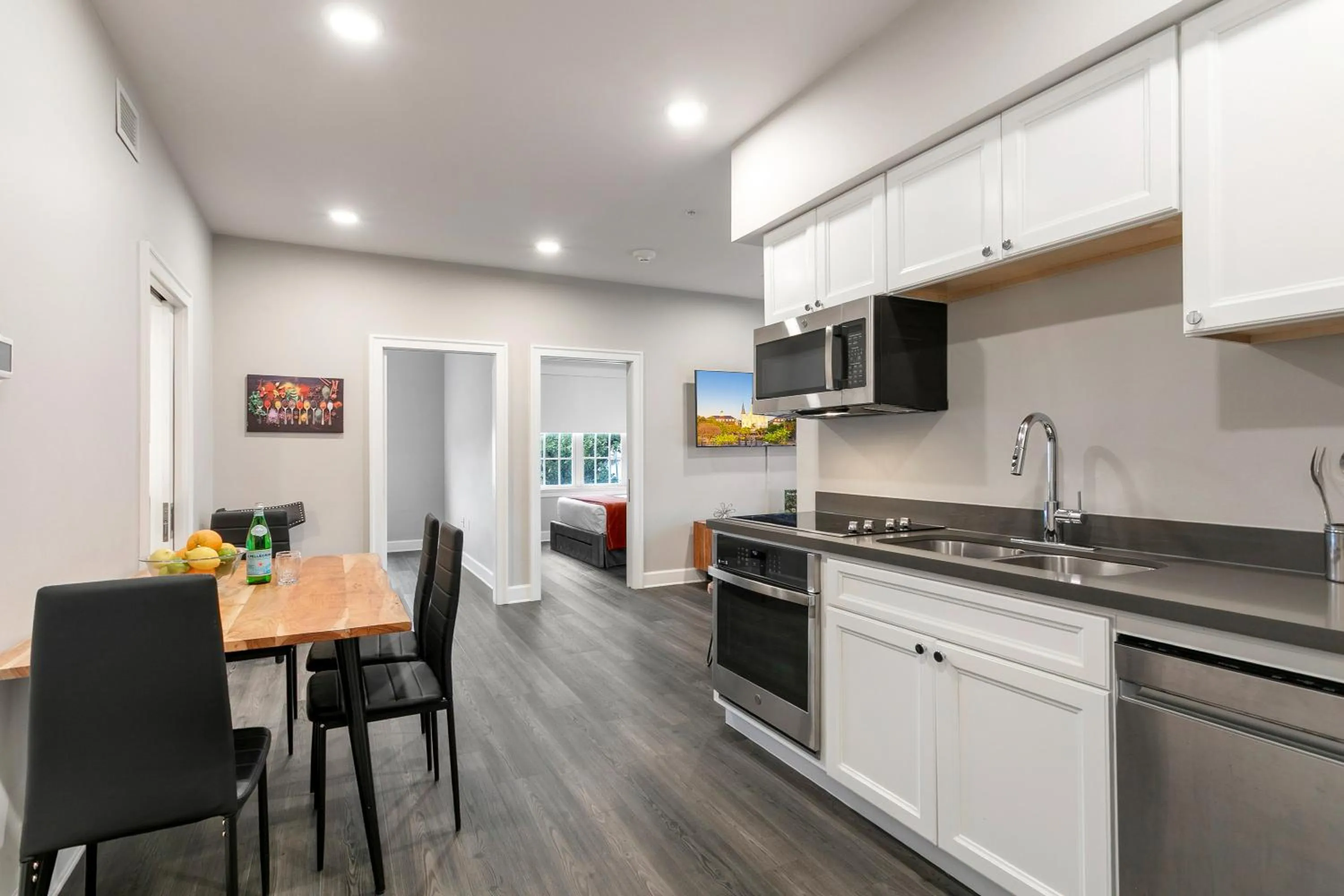 Kitchen or kitchenette in Bywater Suite Hotel