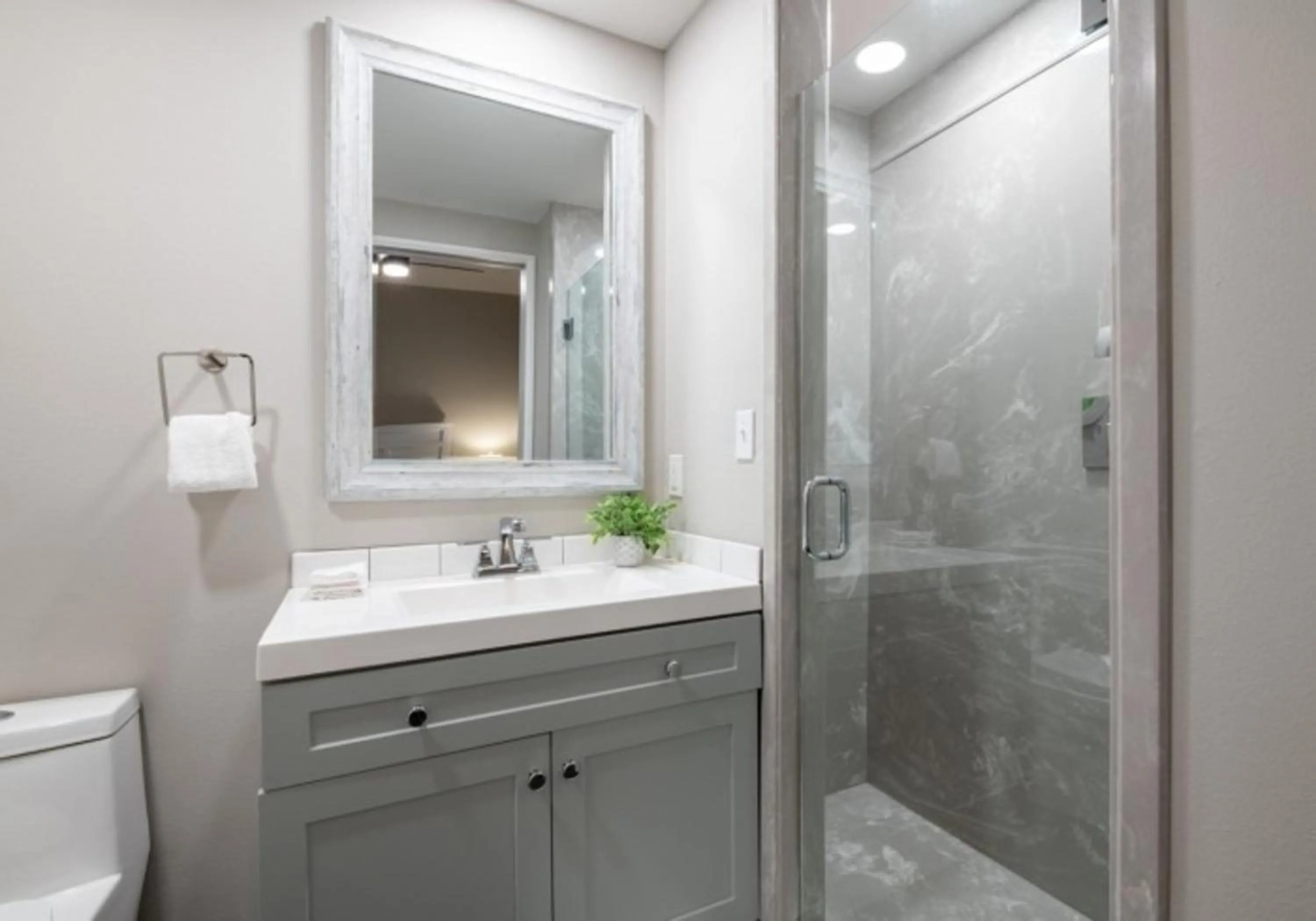 Bathroom in Bywater Suite Hotel