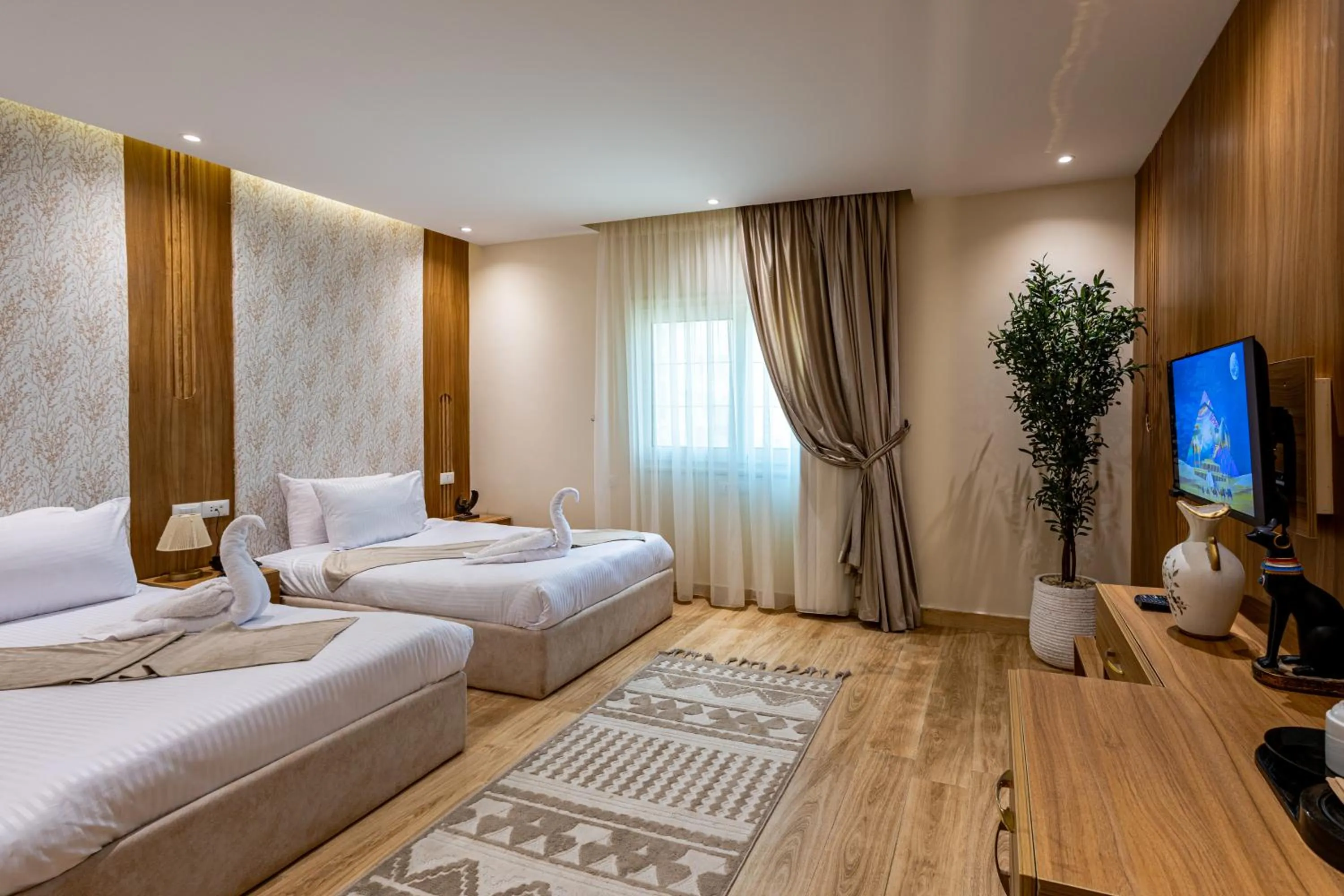 Bedroom, Bed in Pyramids sunrise inn