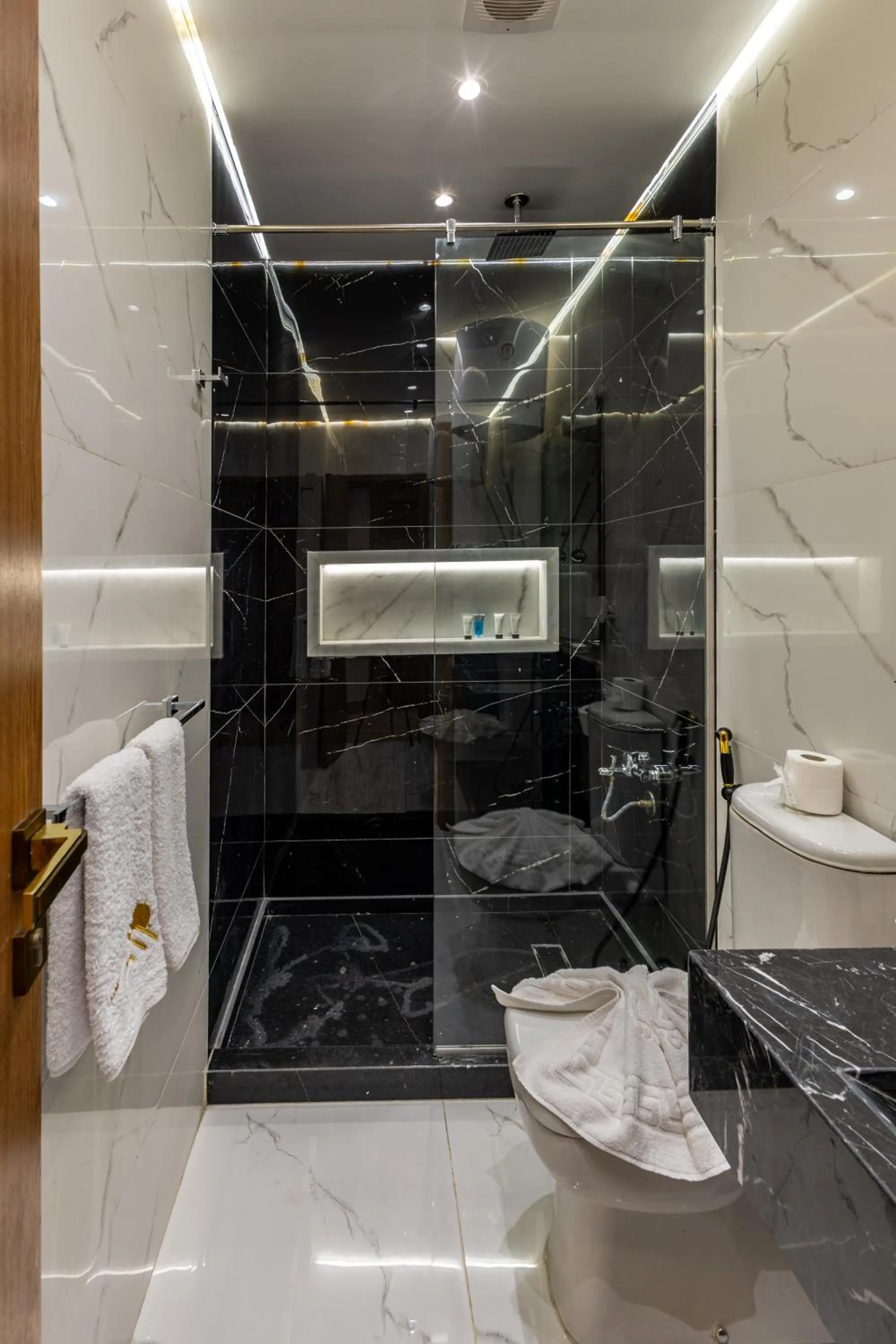 Shower in Pyramids sunrise inn