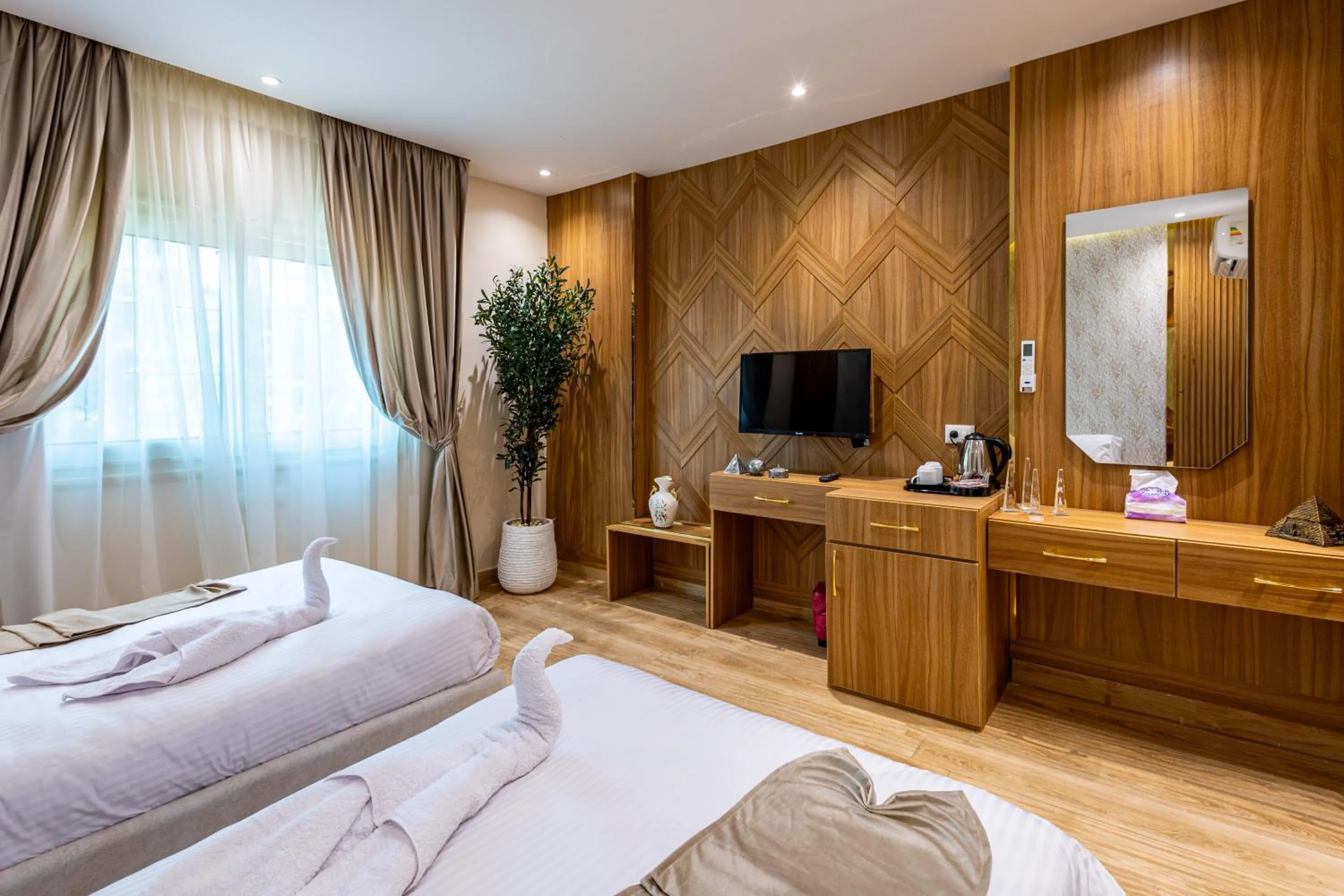 TV and multimedia, Bed in Pyramids sunrise inn